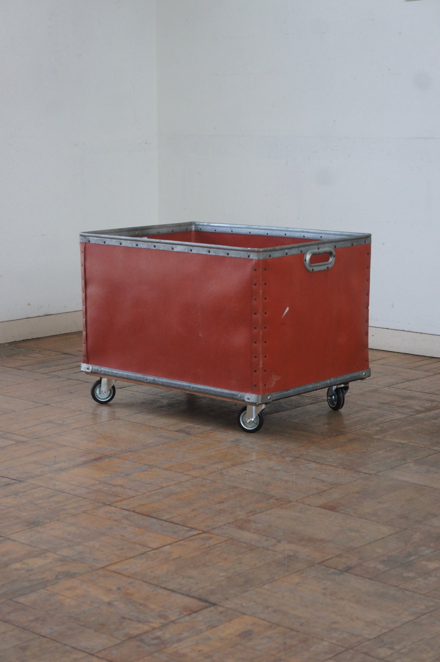SUROY Container w/caster B