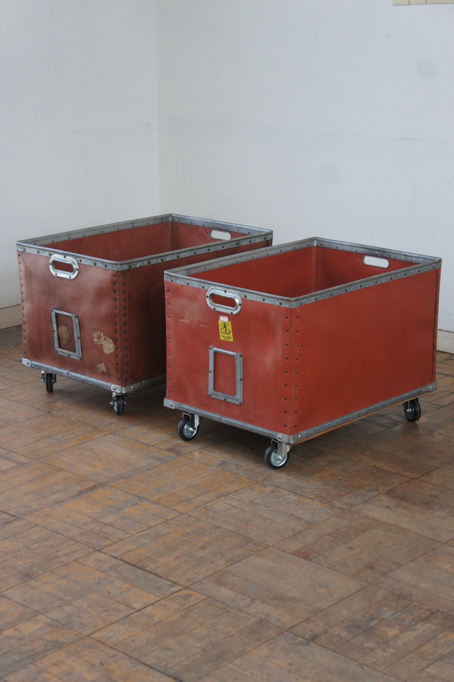 SUROY Container w/caster B