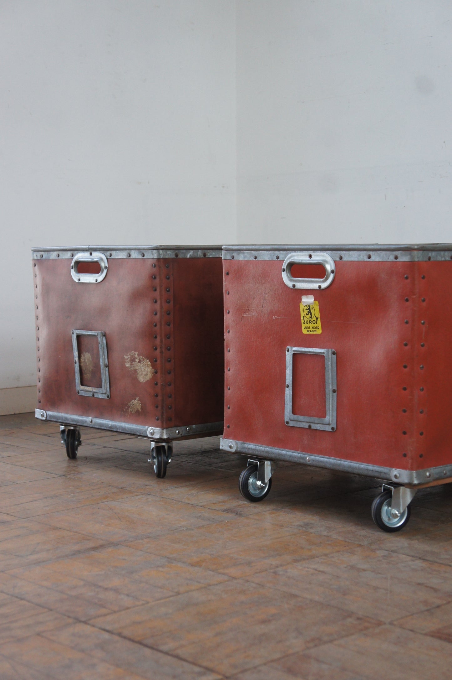 SUROY Container w/caster B