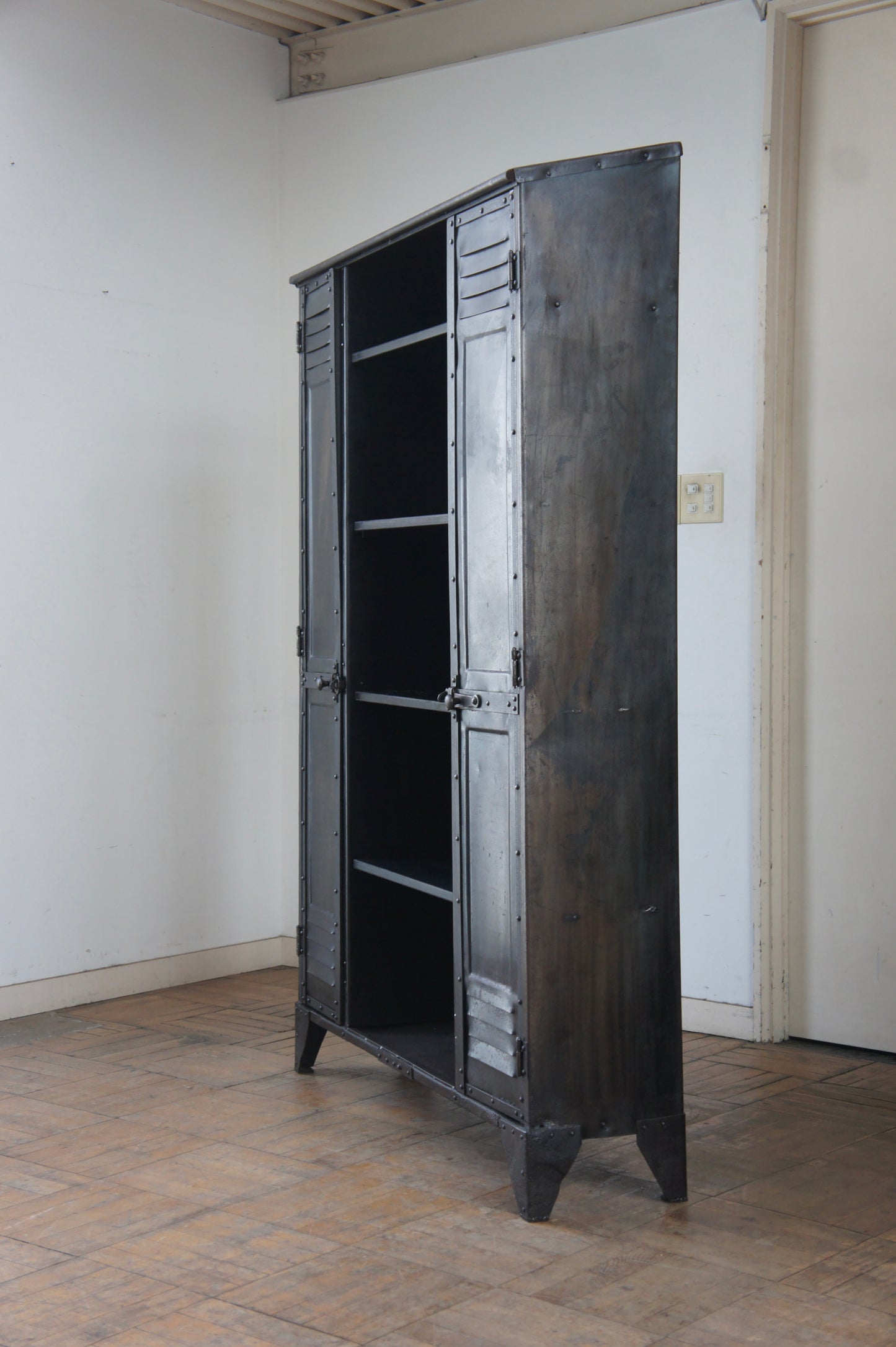 GANTOIS Industrial cabinet