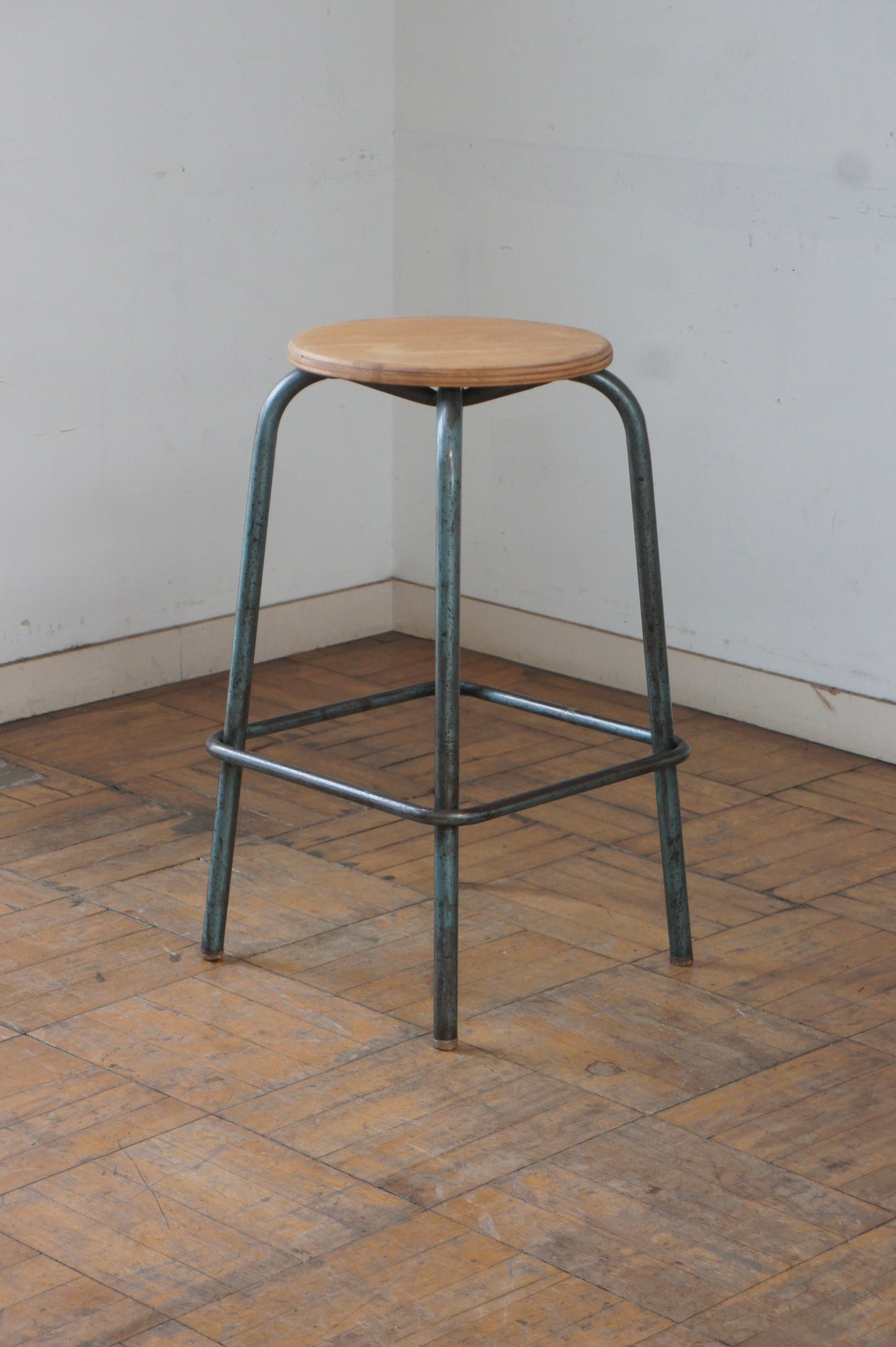 Work stool 70
