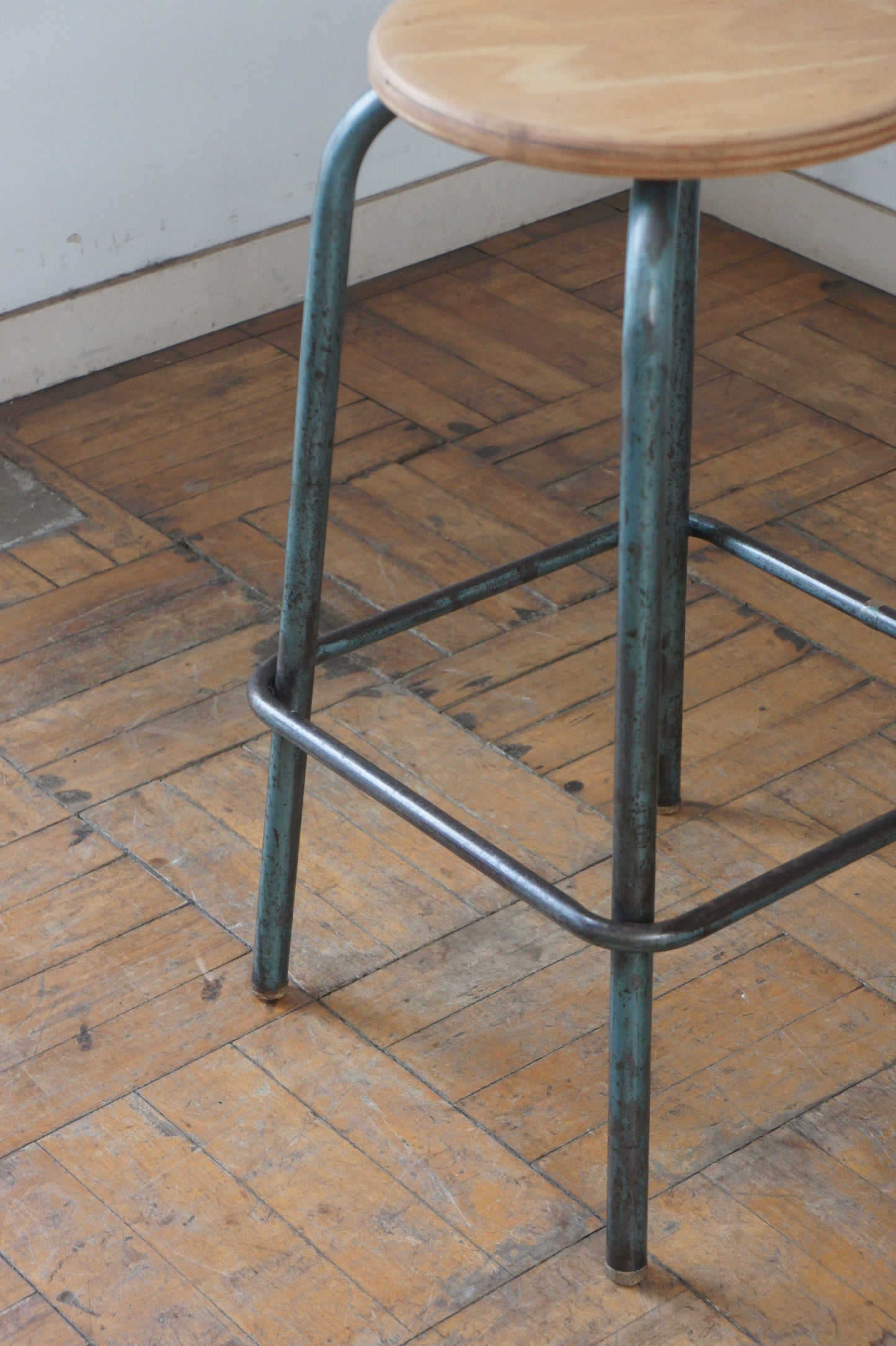 Work stool 70