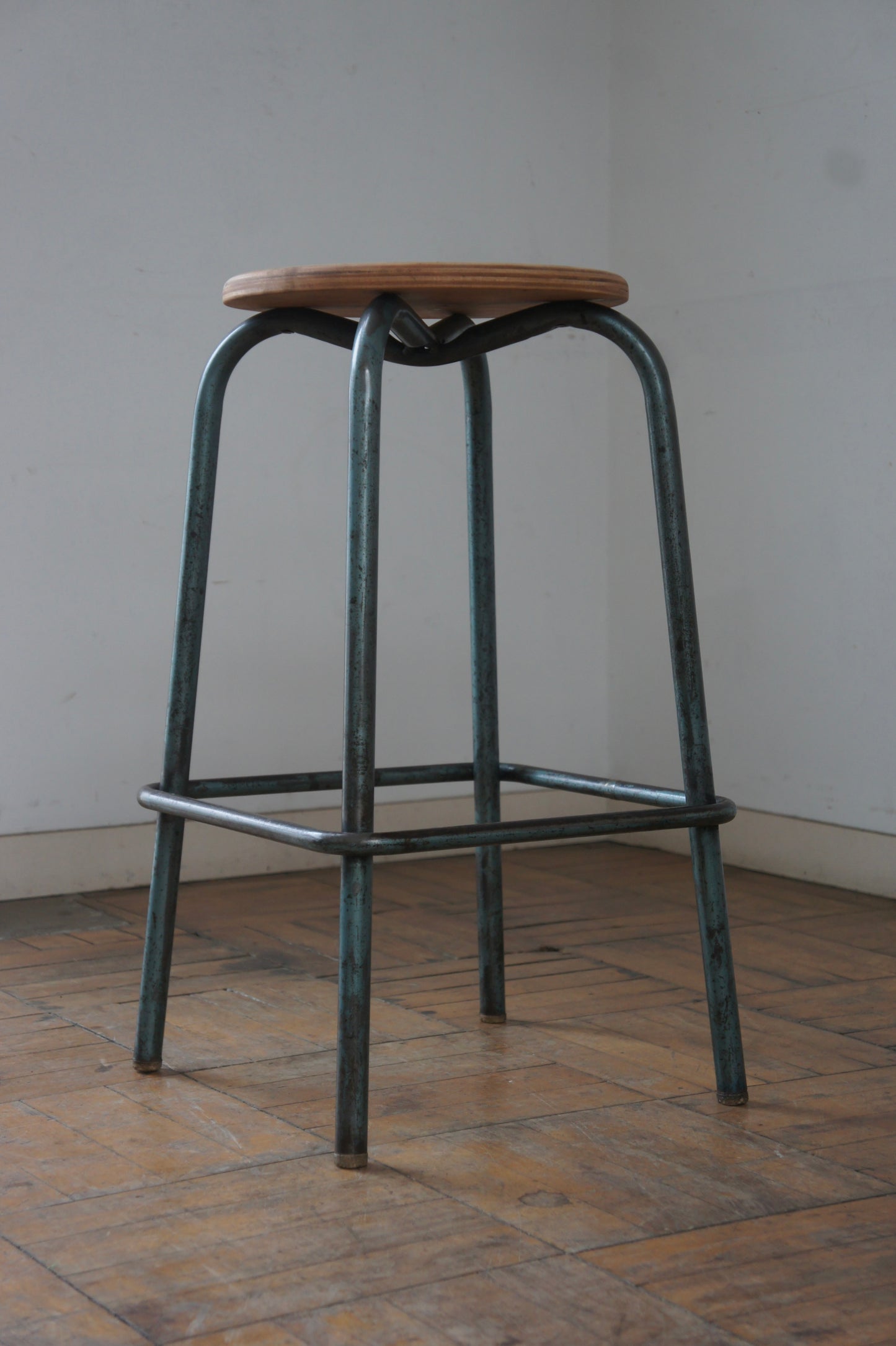 Work stool 70