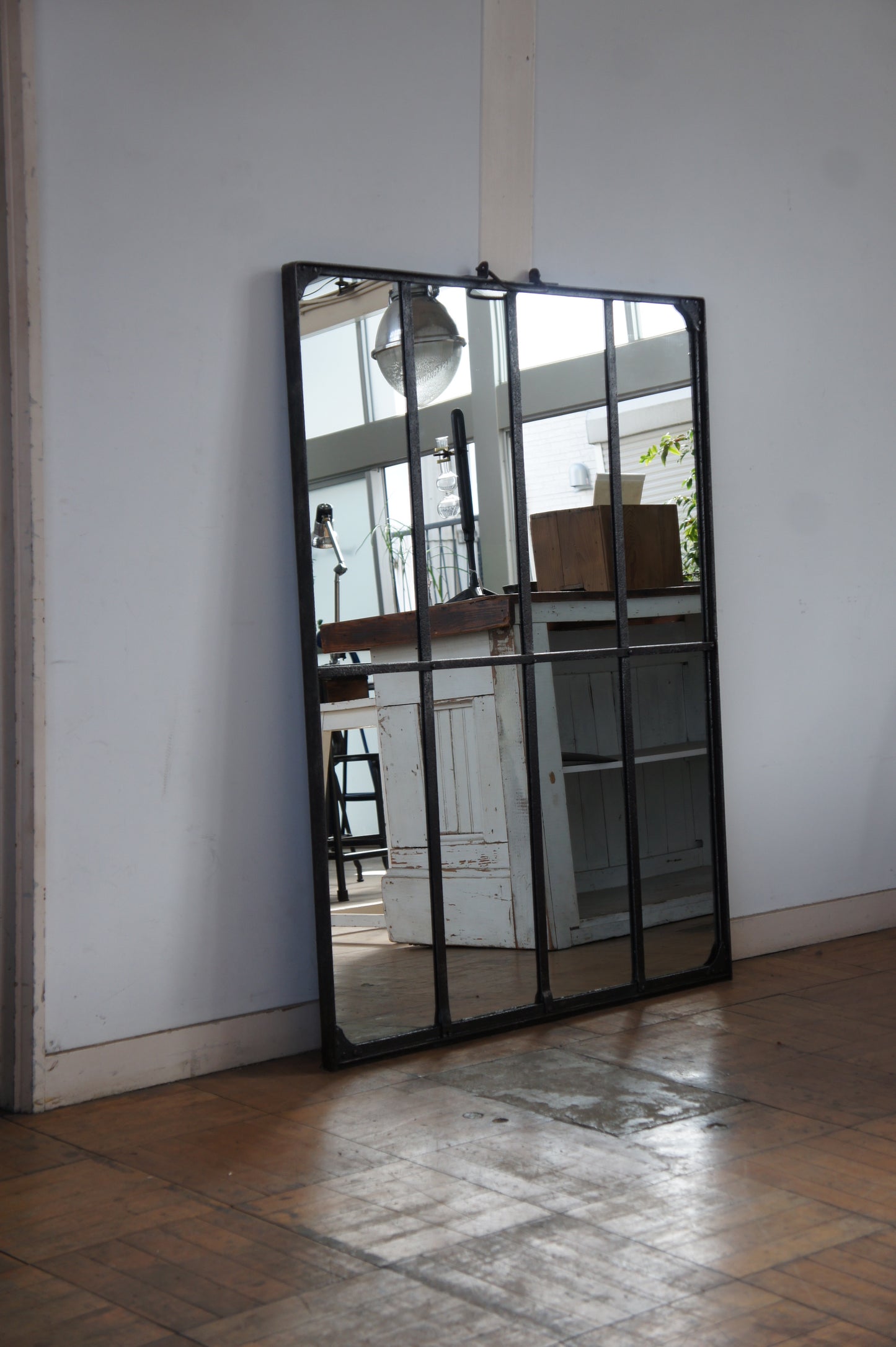 Iron window mirror 8G / A