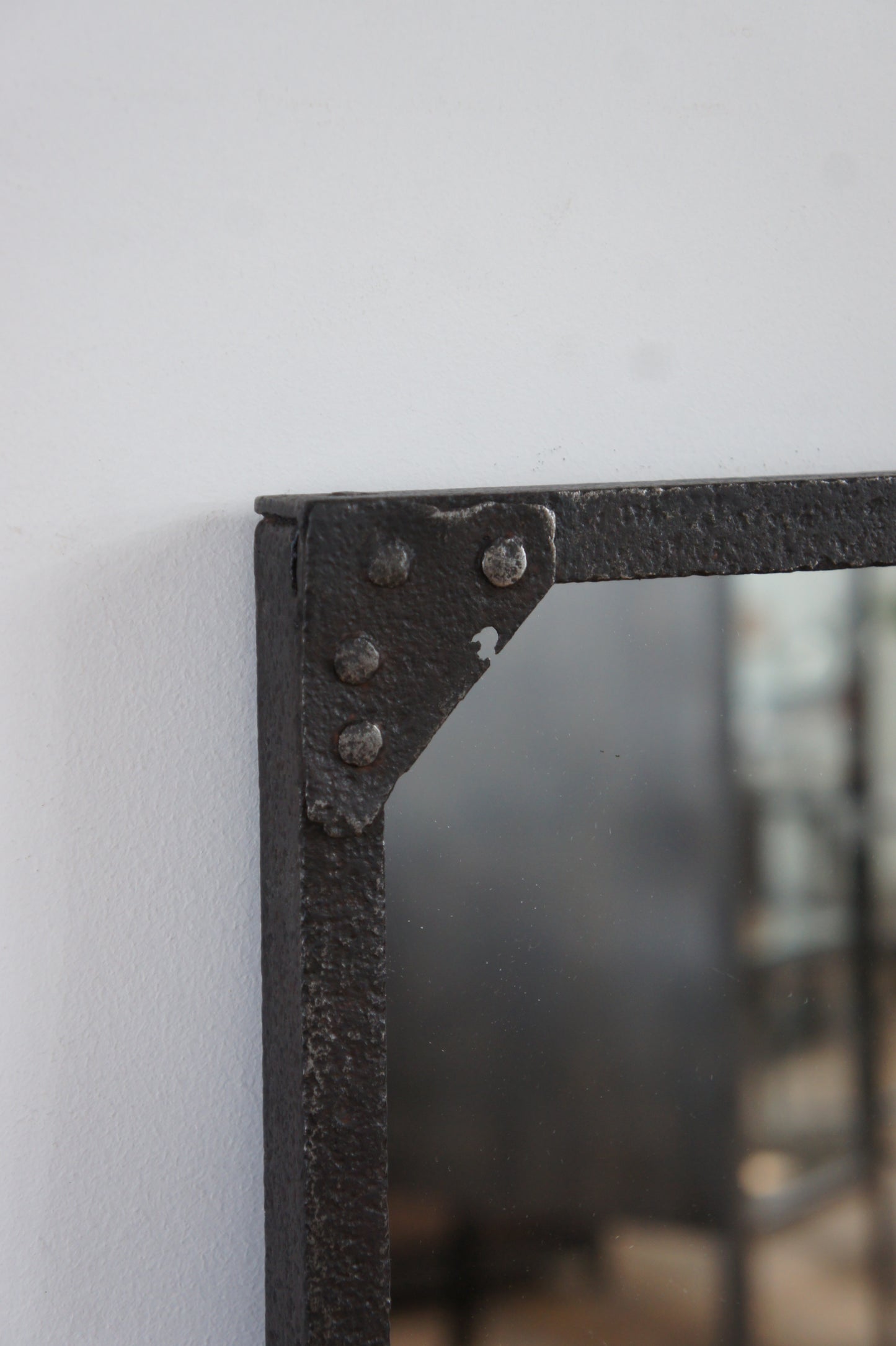Iron window mirror 8G / B