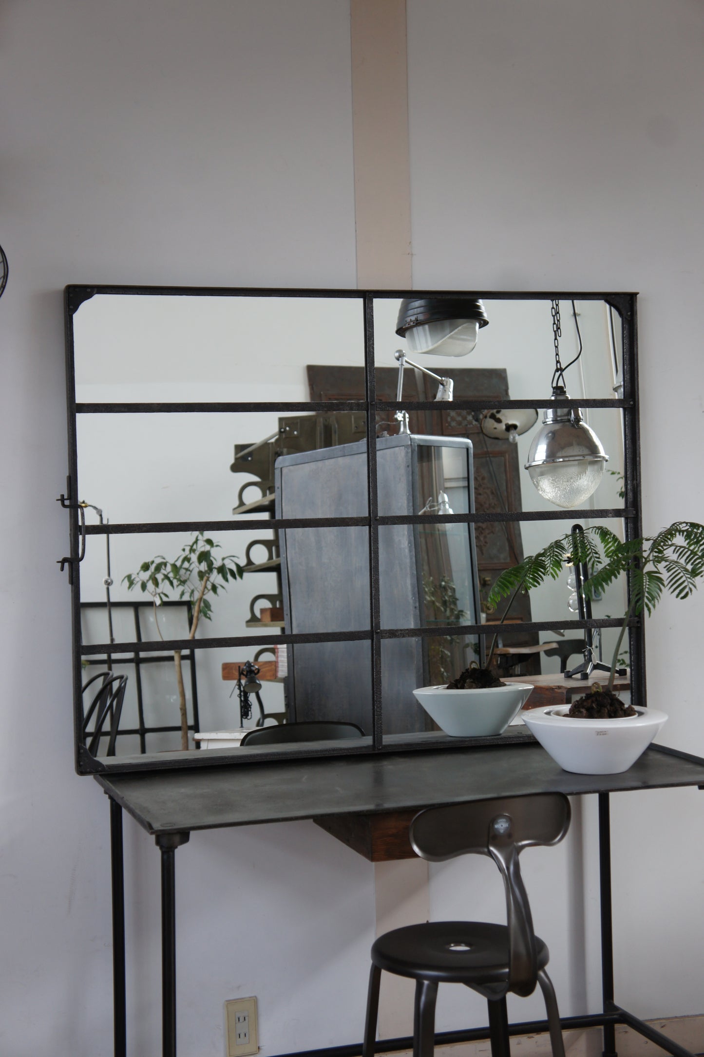 Iron window mirror 8G / A