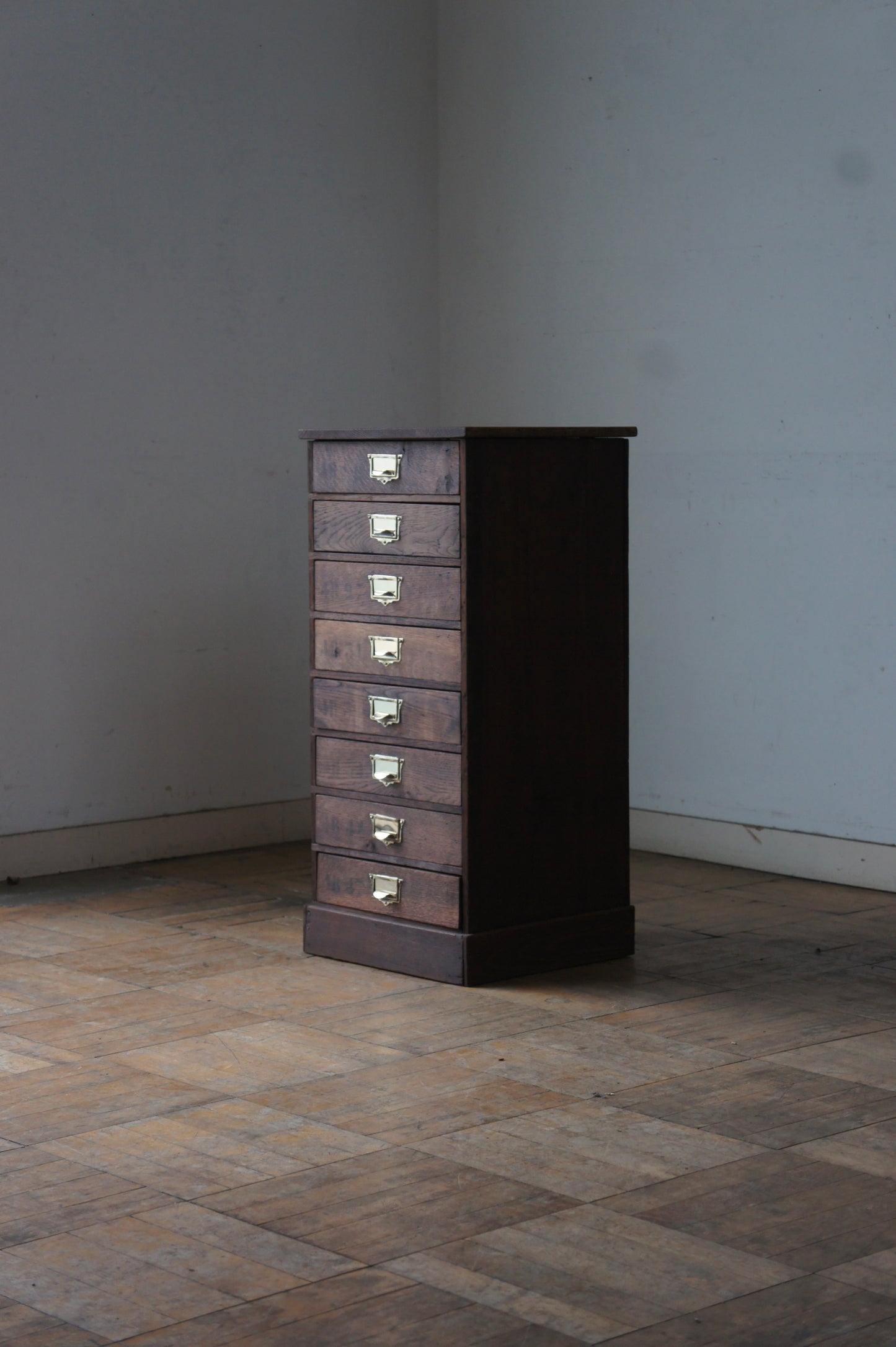 Wooden drawers cabinet 8 / 4B
