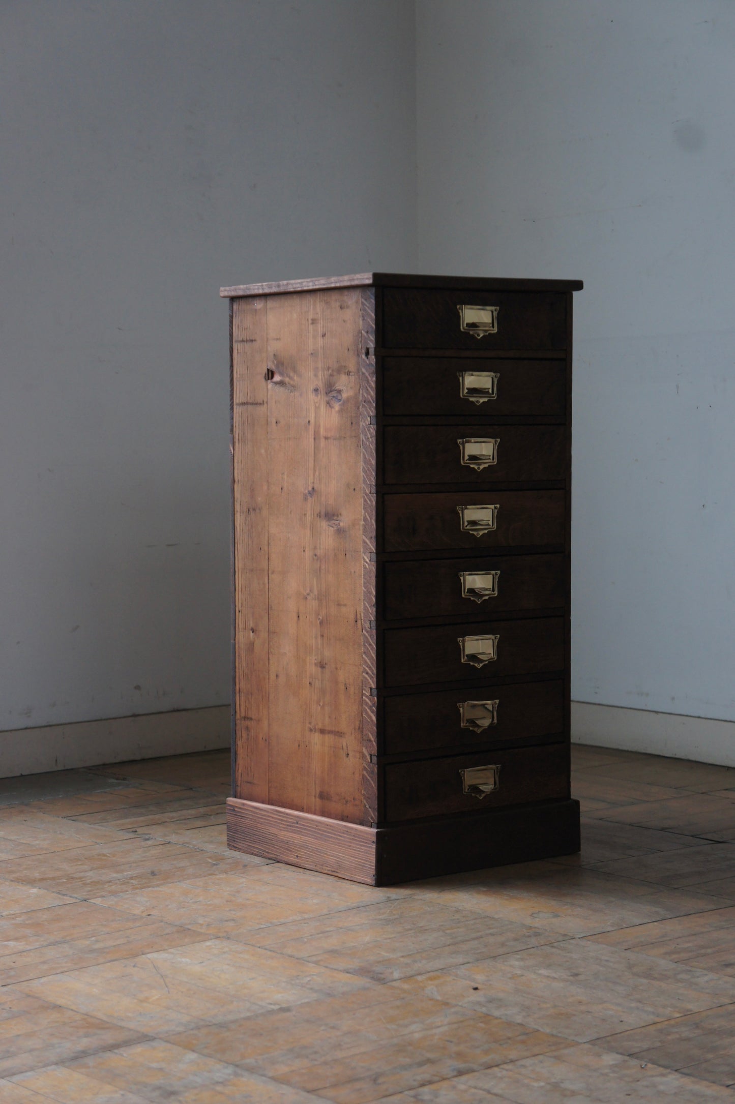 Wooden drawers cabinet 8 / 4B