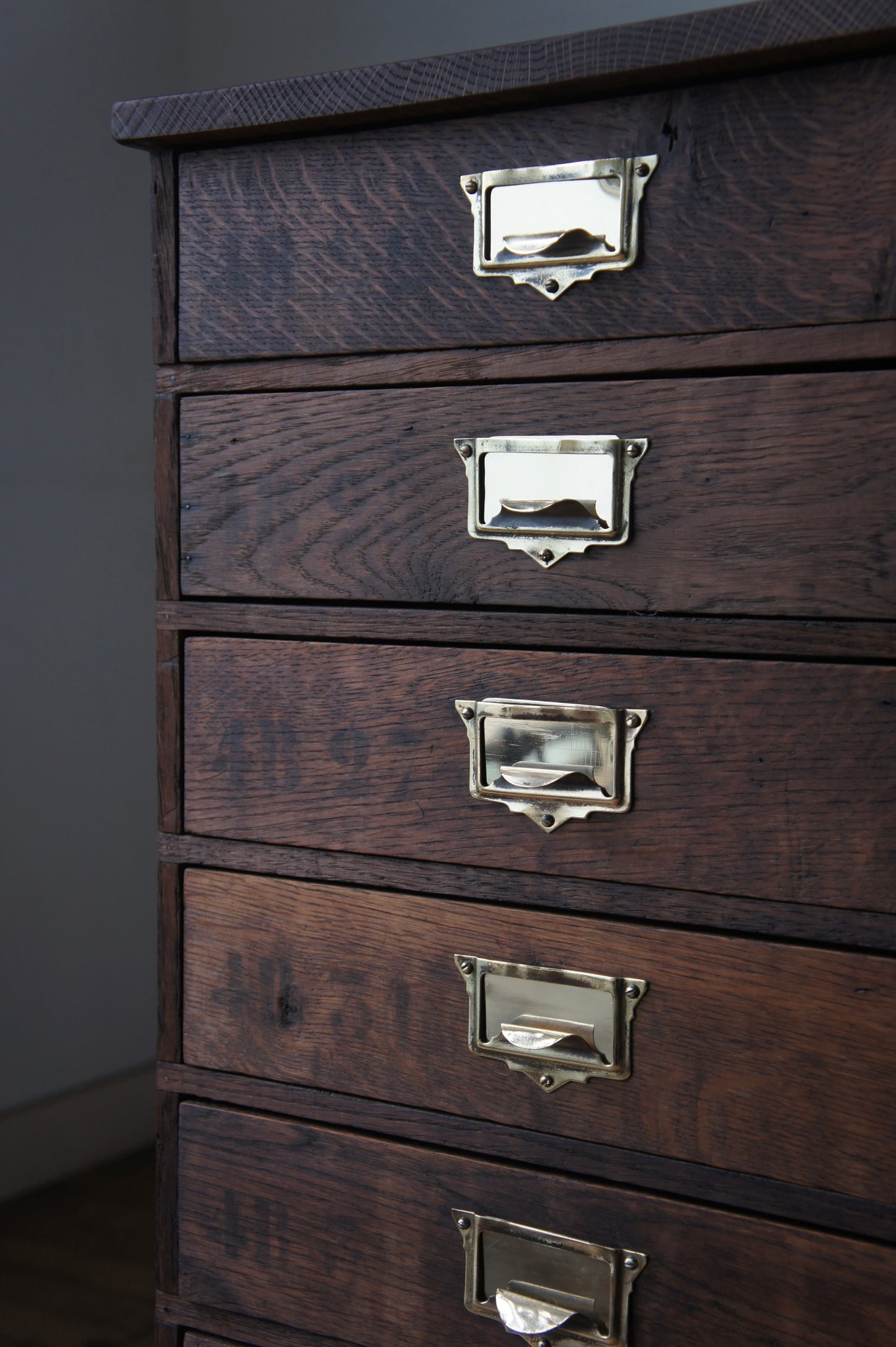 Wooden drawers cabinet 8 / 4B