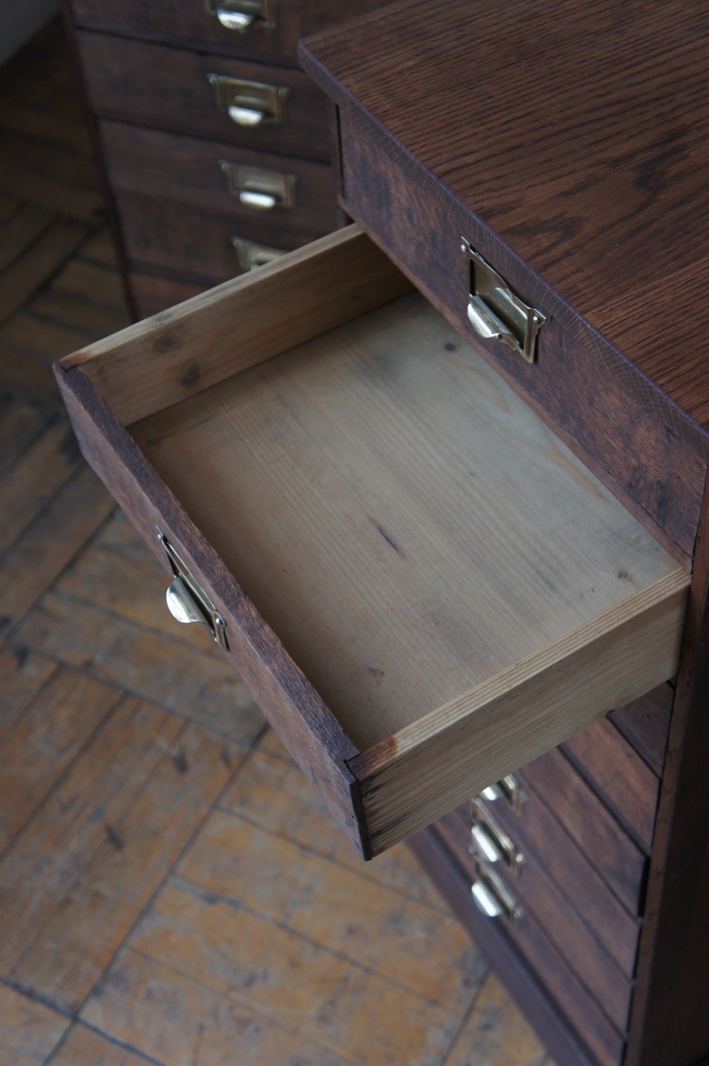 Wooden drawers cabinet 8 / 4B