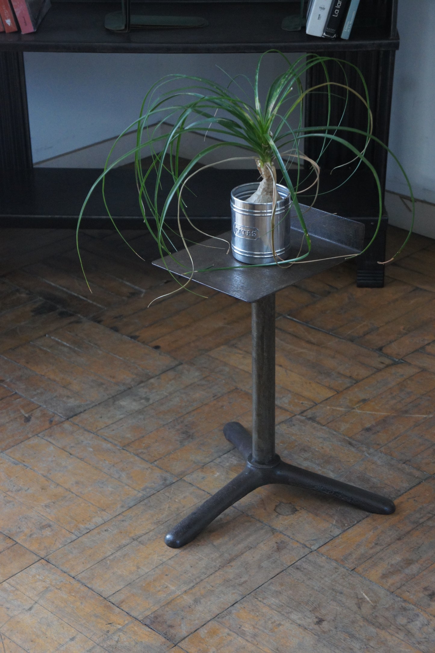 Metal stand