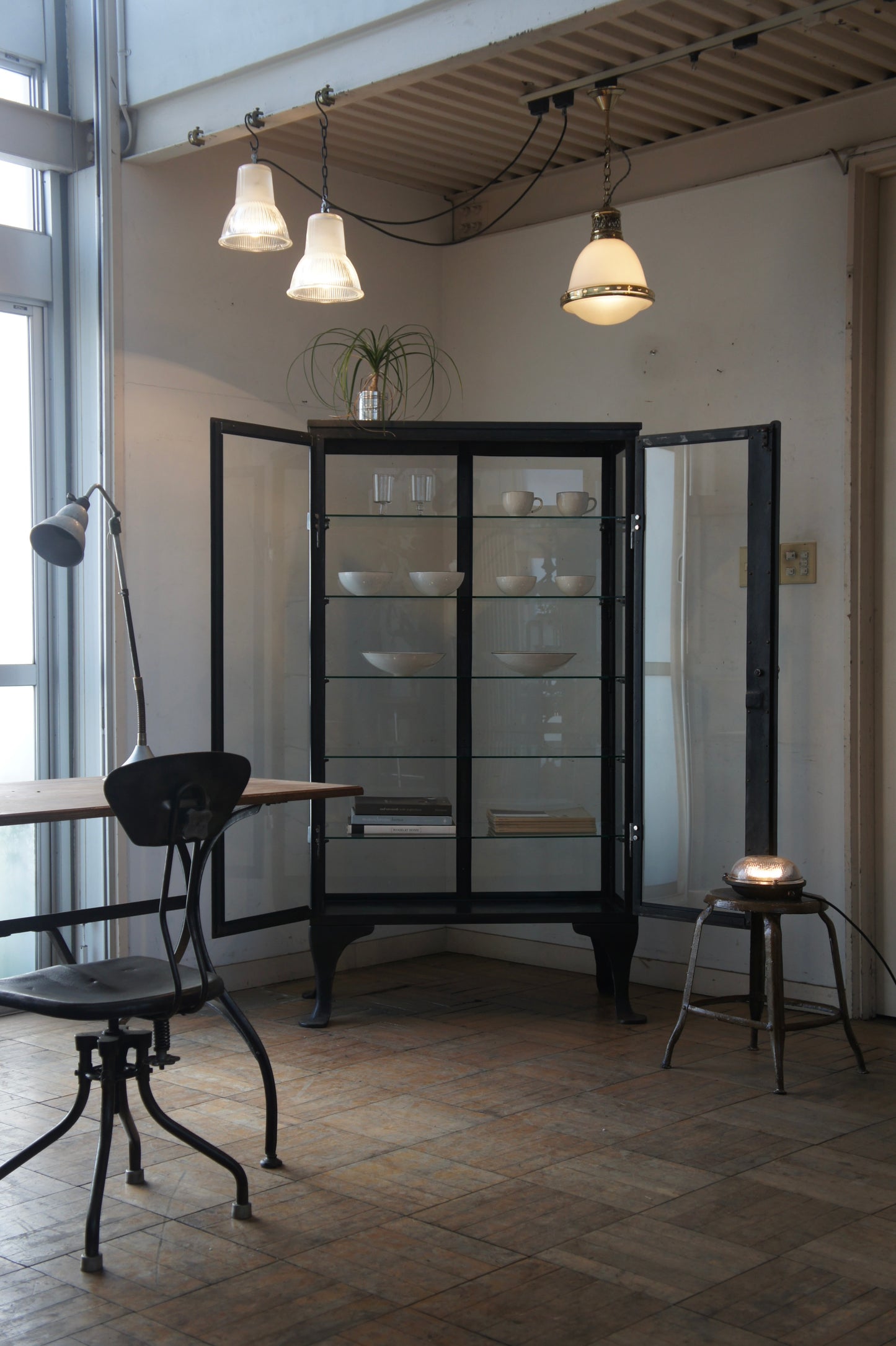 Metal glass cabinet 92