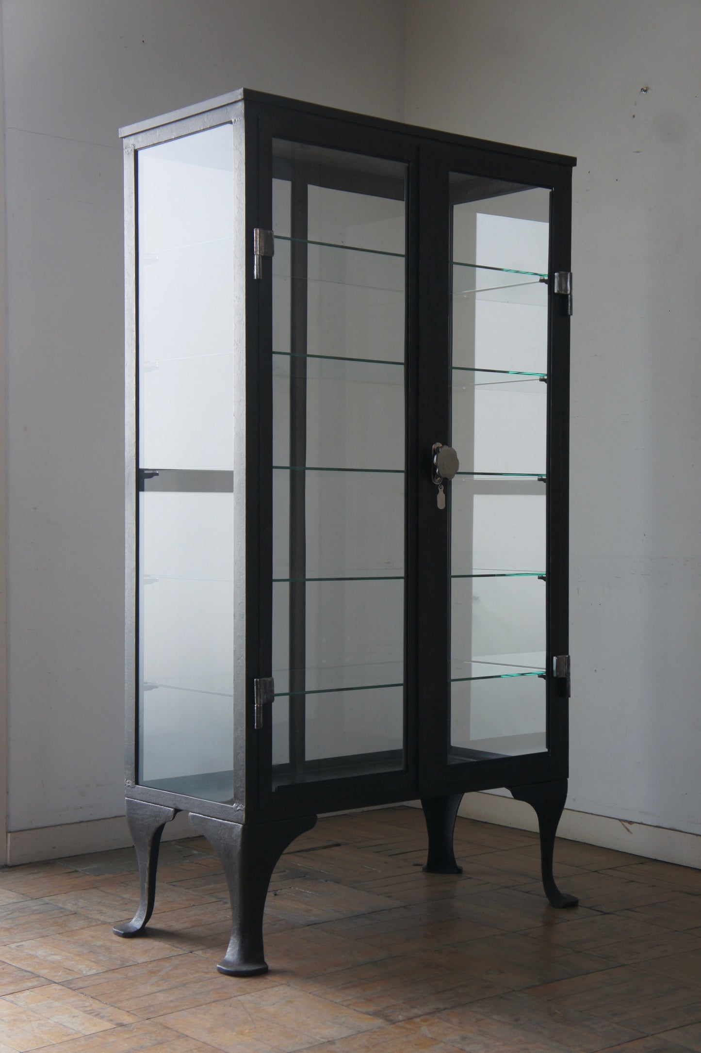 Metal glass cabinet 92