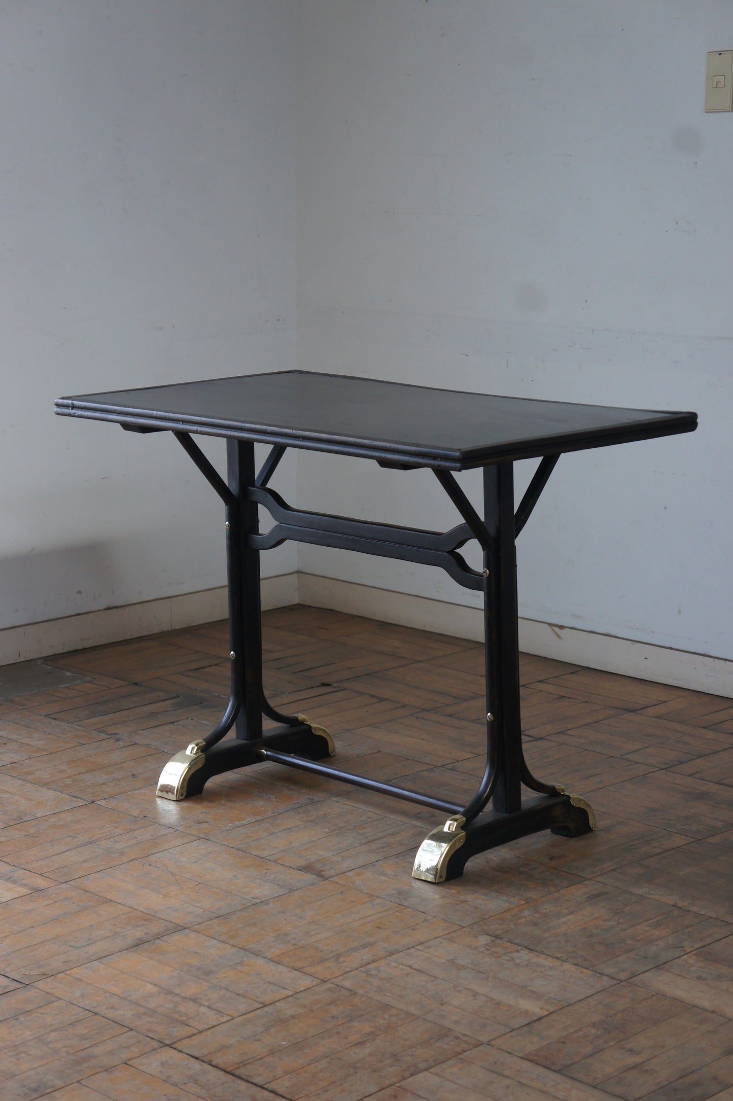 BISTRO Wood table