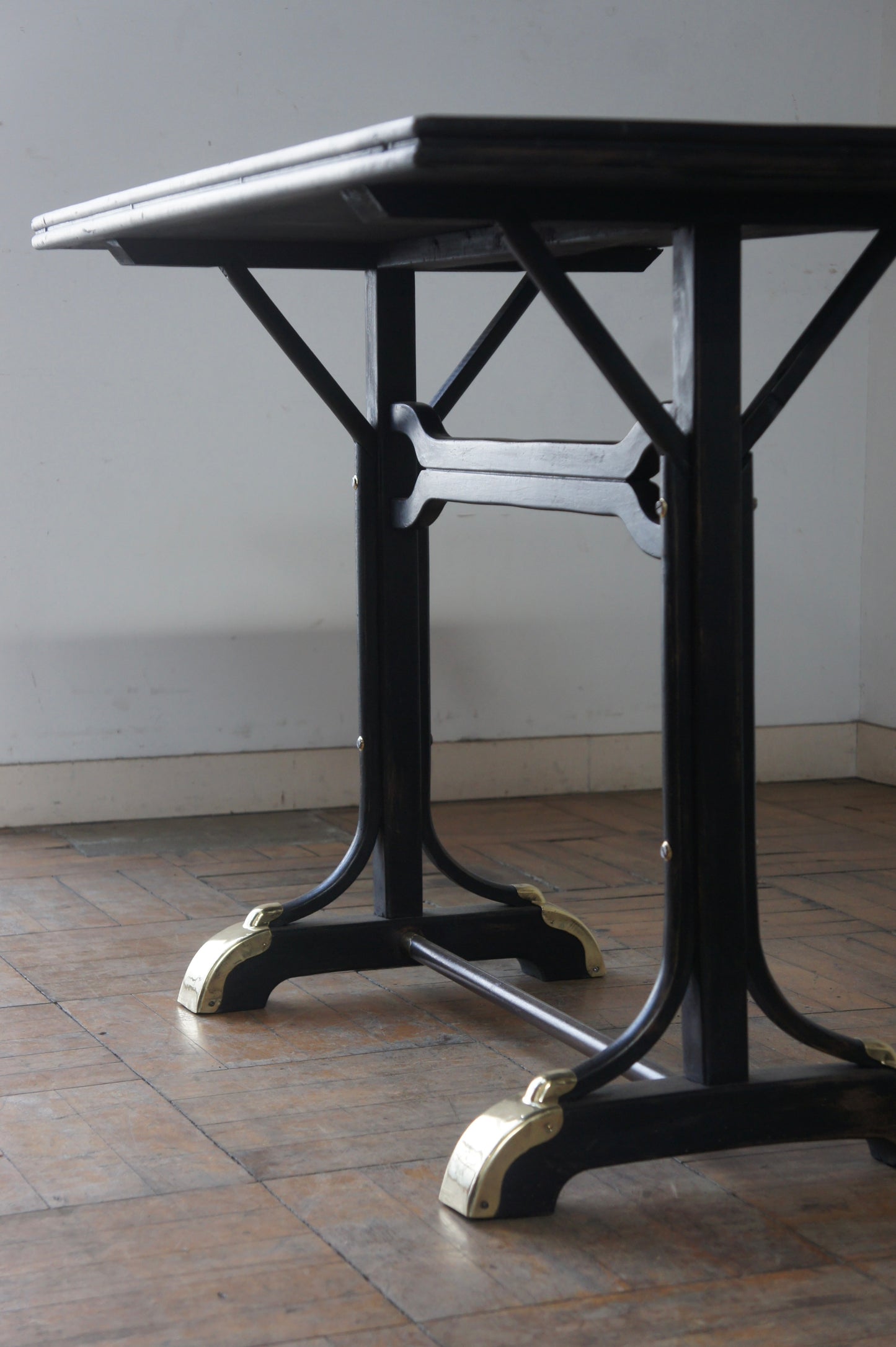 BISTRO Wood table