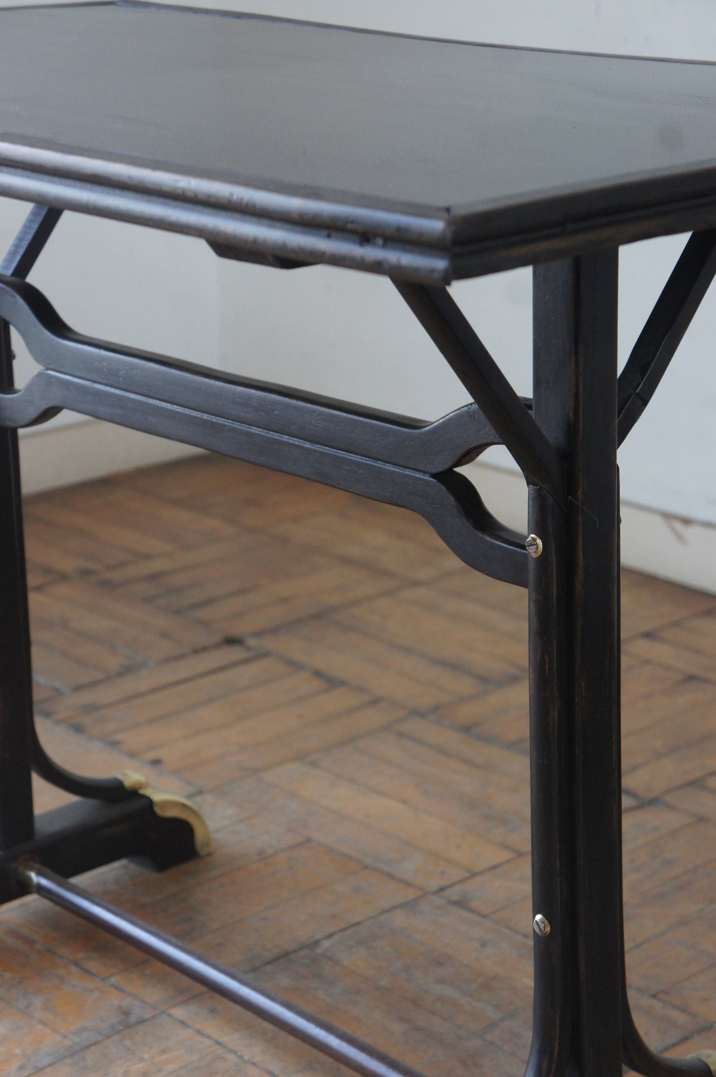 BISTRO Wood table