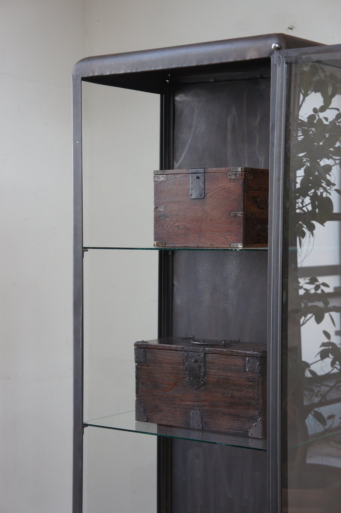 19c. Wood box Chestnut