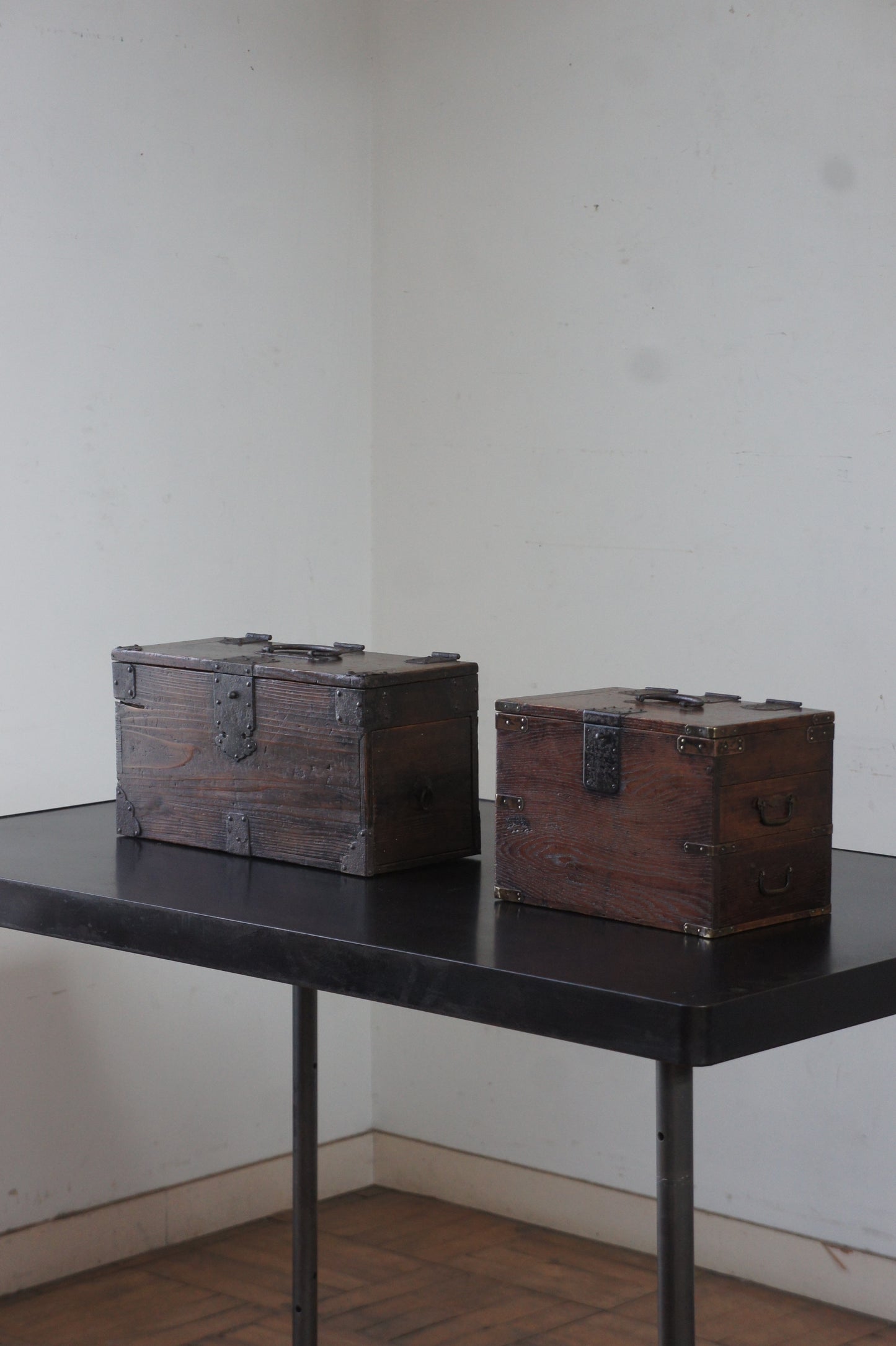 19c. Wood box Chestnut