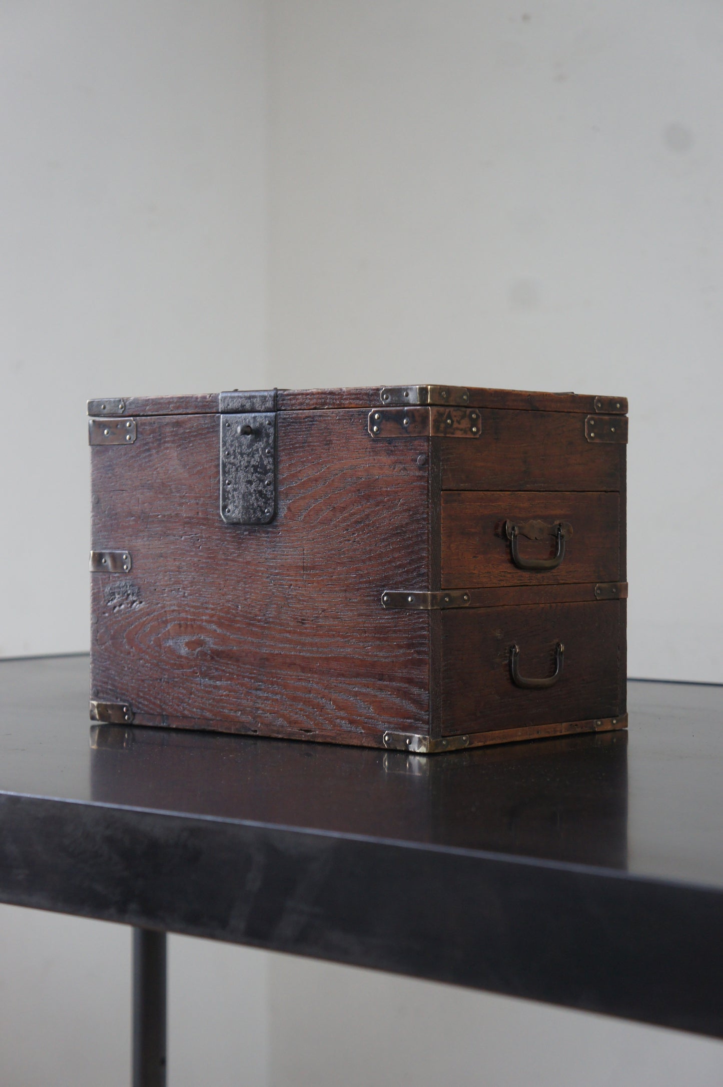 19c. Wood box Chestnut