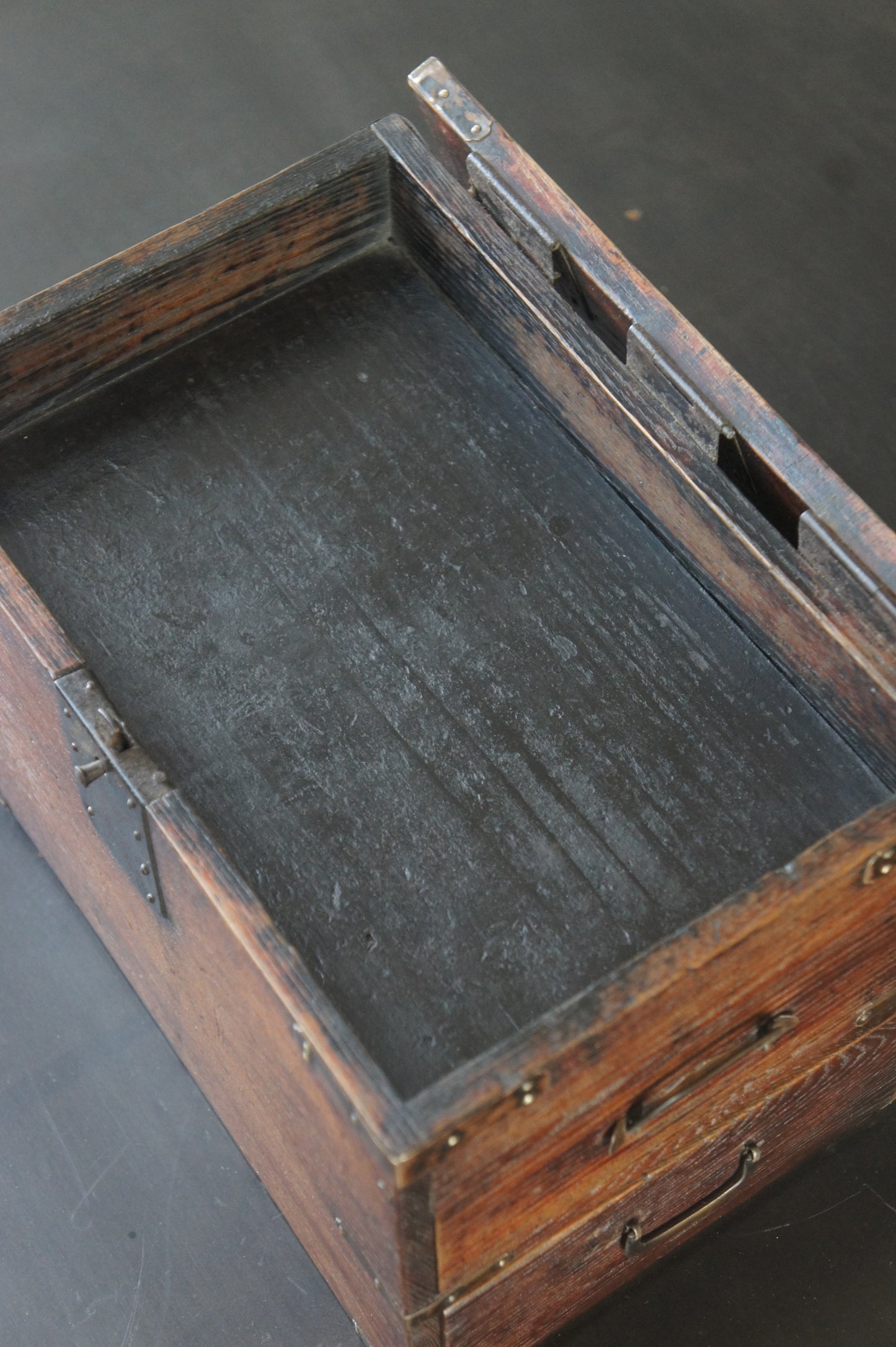 19c. Wood box Chestnut
