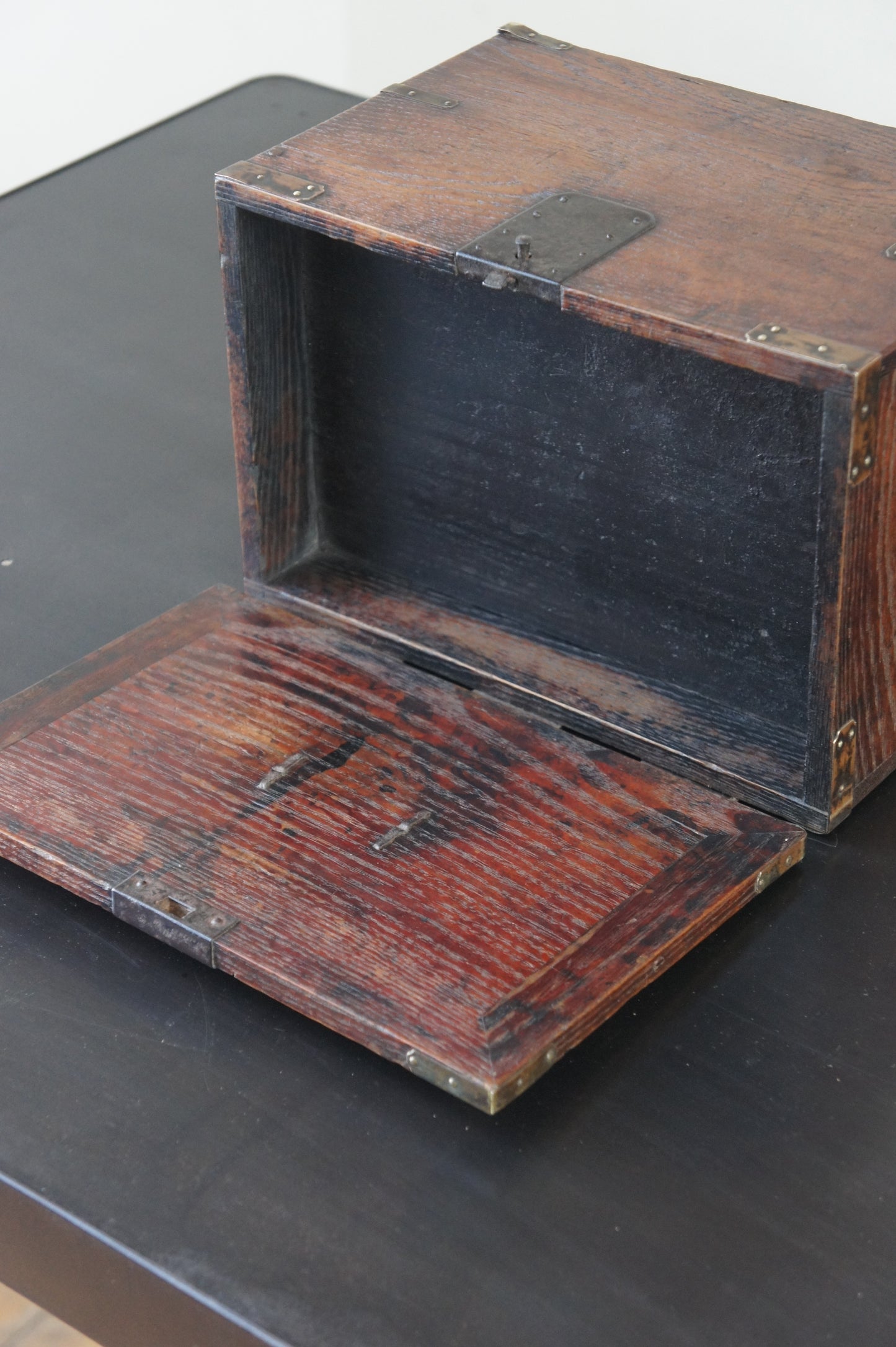 19c. Wood box Chestnut