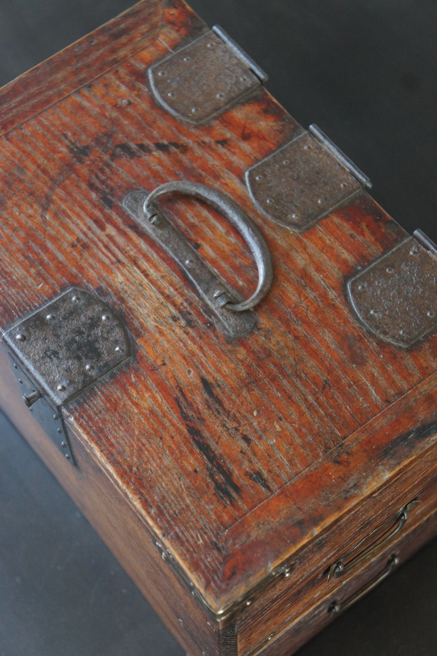 19c. Wood box Chestnut