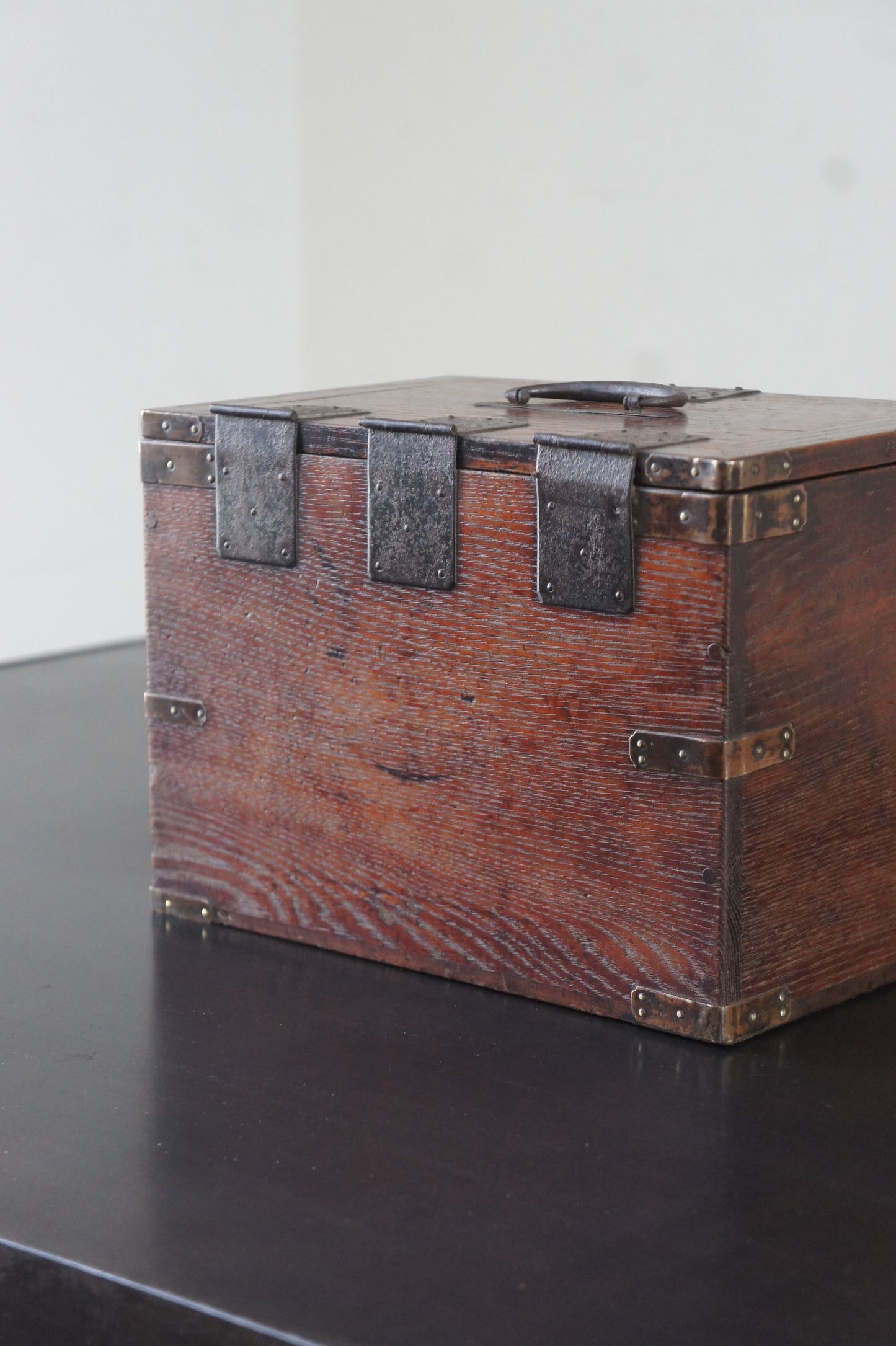 19c. Wood box Chestnut