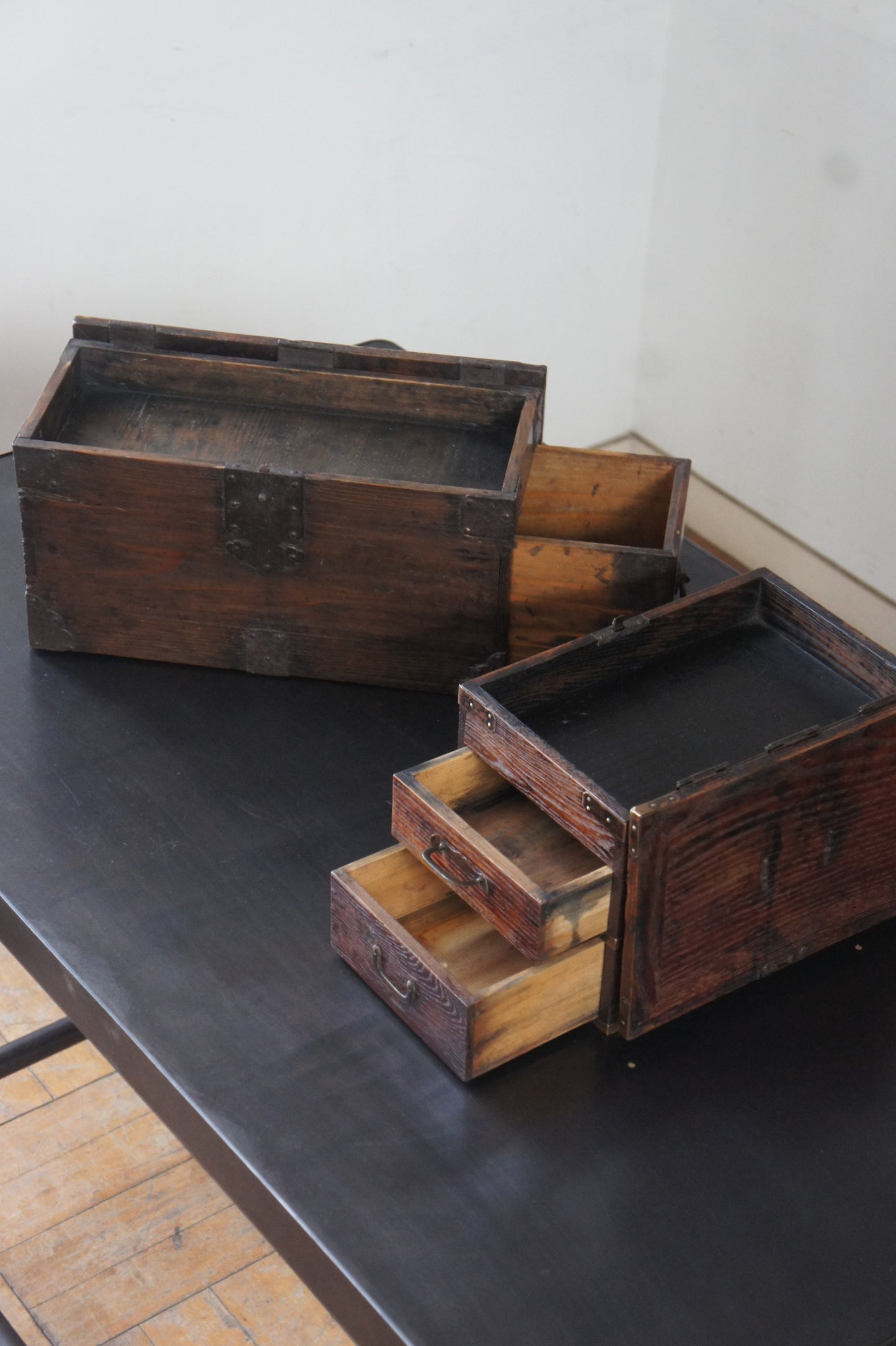 19c. Wood box Chestnut
