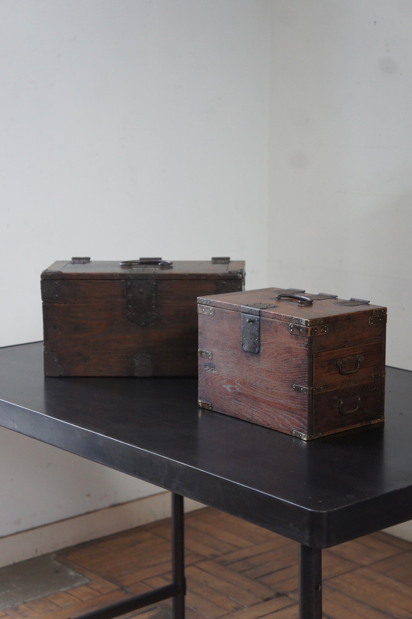 19c. Wood box Chestnut