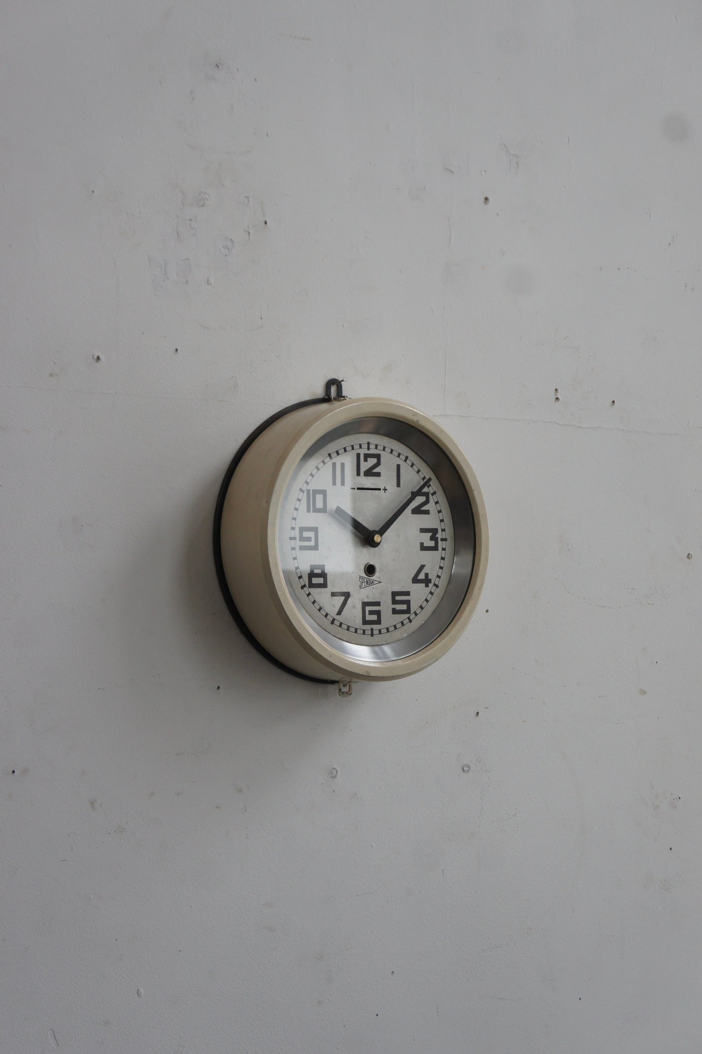 SPENDIA Wall clock / crème