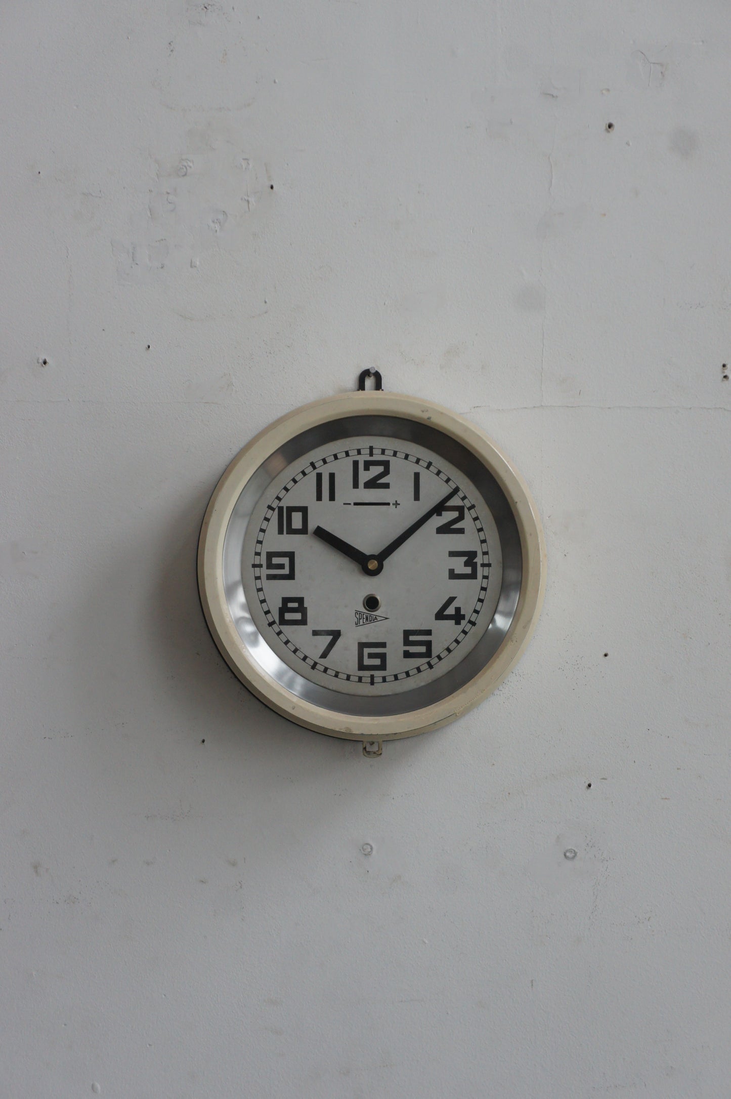SPENDIA Wall clock / crème