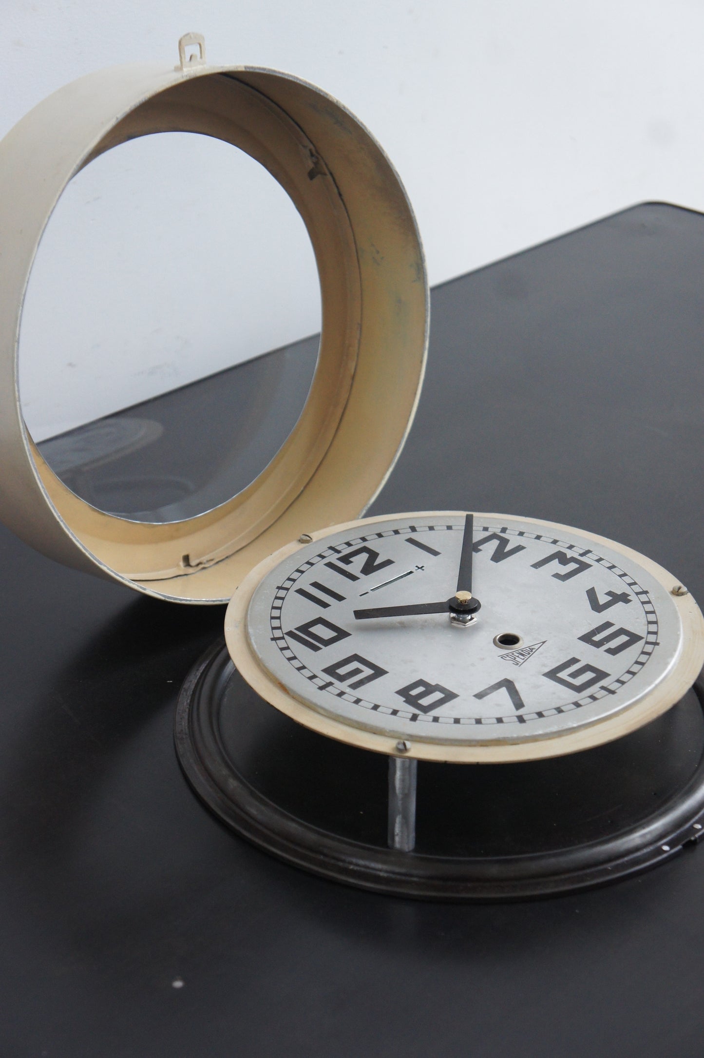 SPENDIA Wall clock / crème