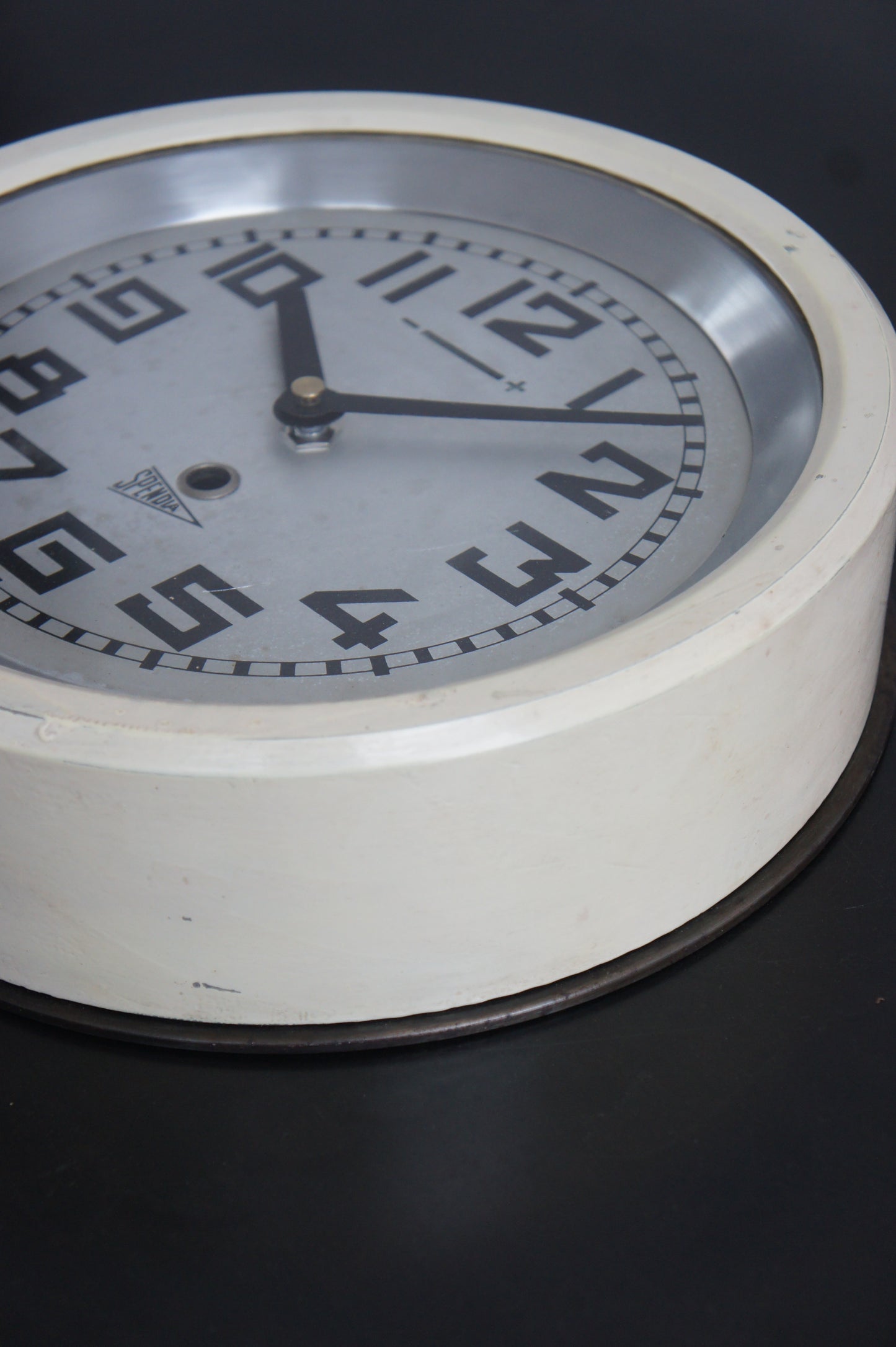SPENDIA Wall clock / crème
