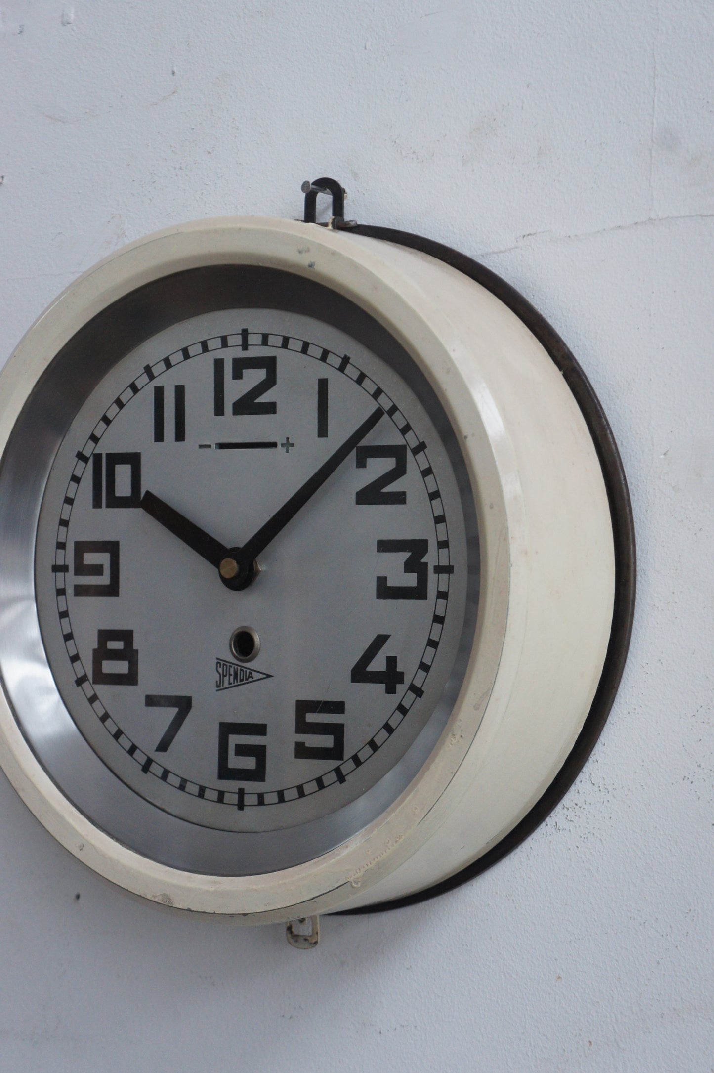 SPENDIA Wall clock / crème