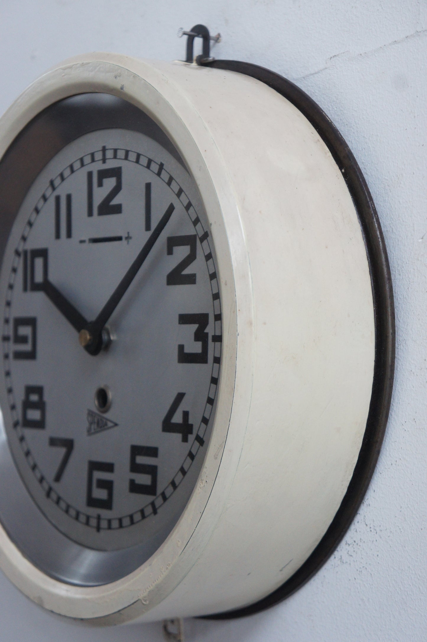 SPENDIA Wall clock / crème