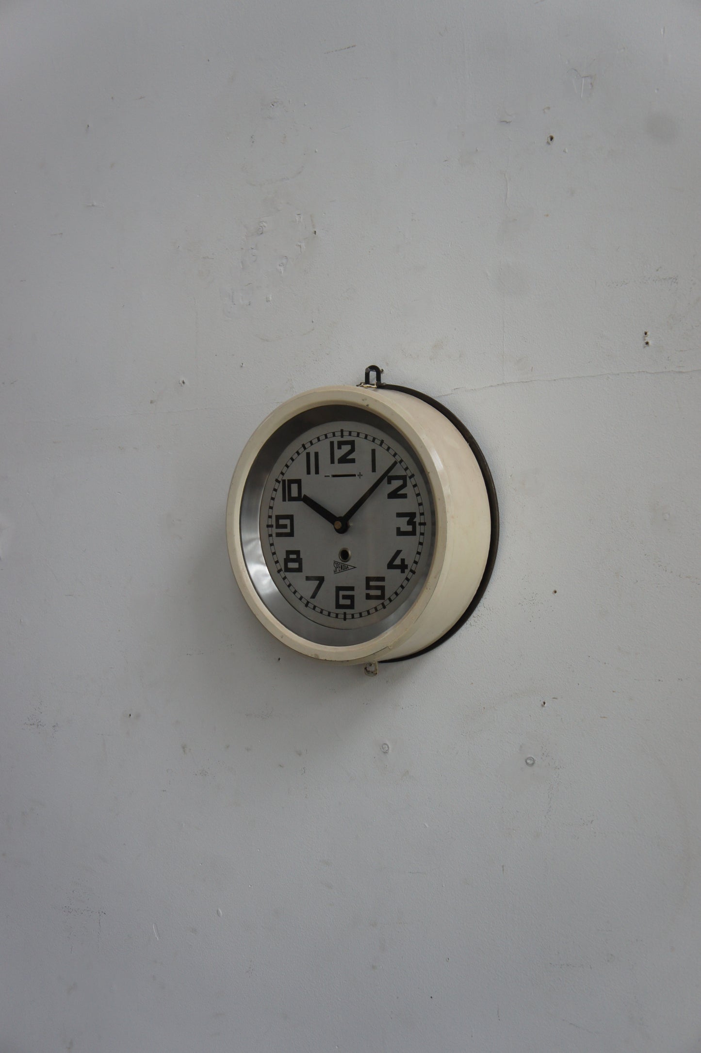 SPENDIA Wall clock / crème