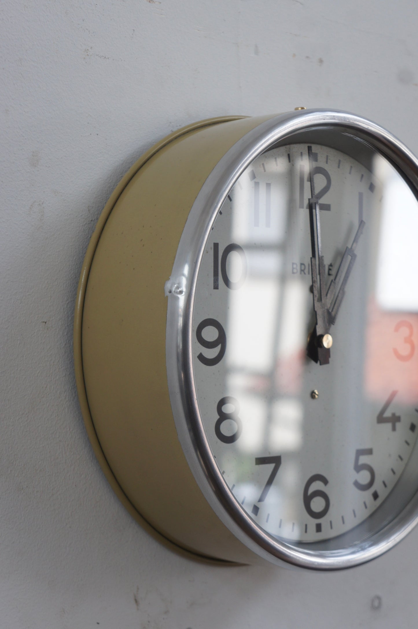 BRILLIÉ Wall clock / beige