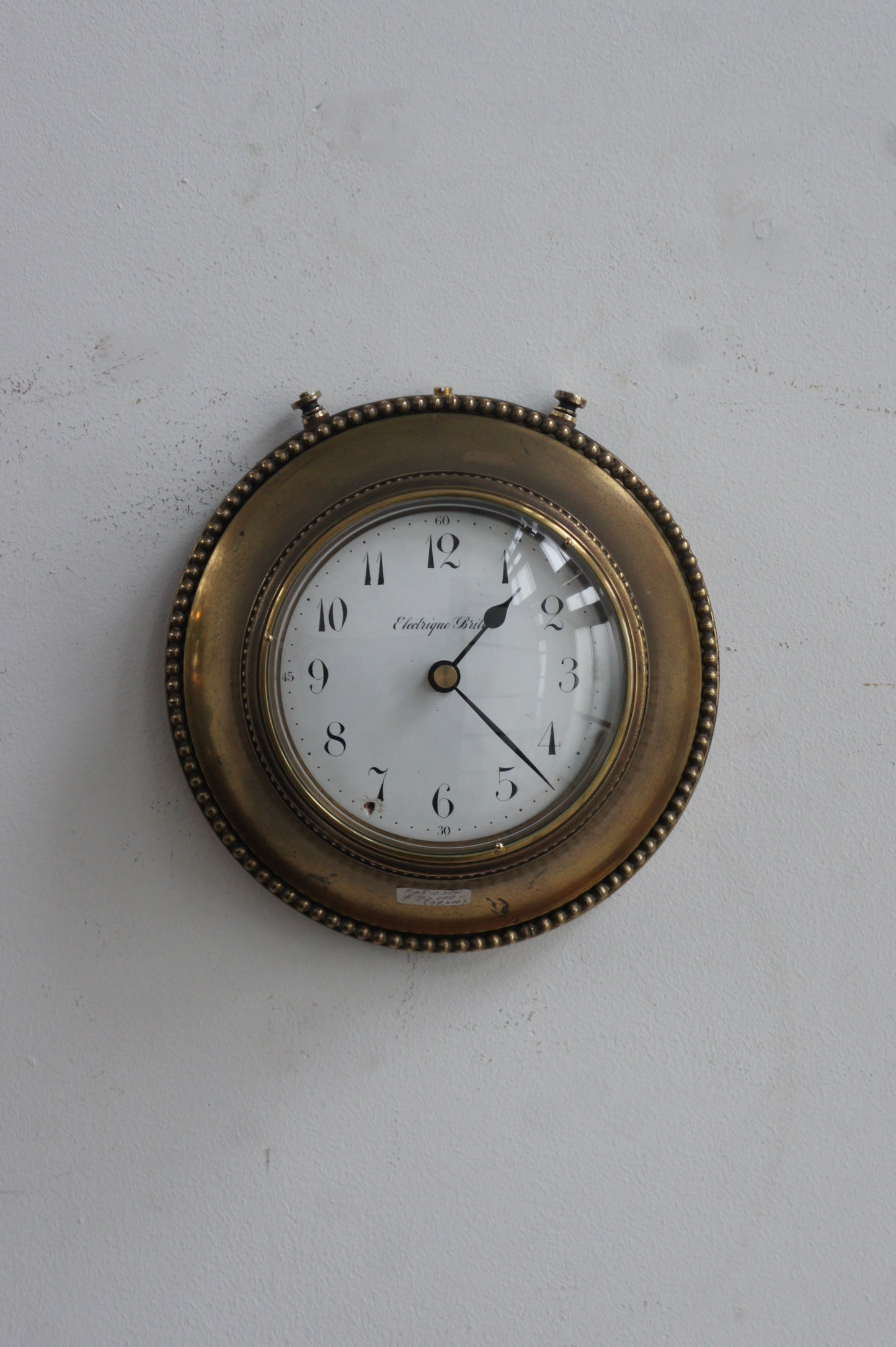 BRILLIÉ Wall clock / Laiton