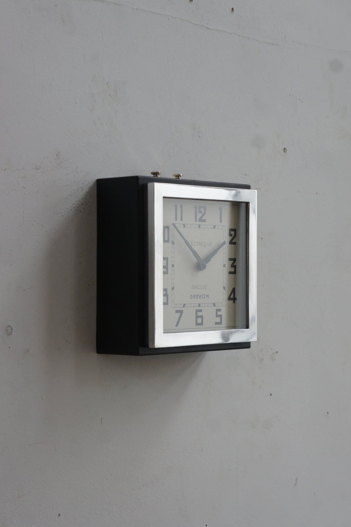BRILLIÉ Wall clock / carré noir