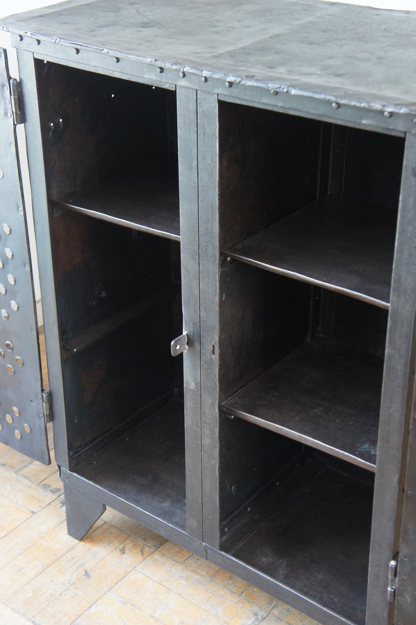 Metal storage cabinet