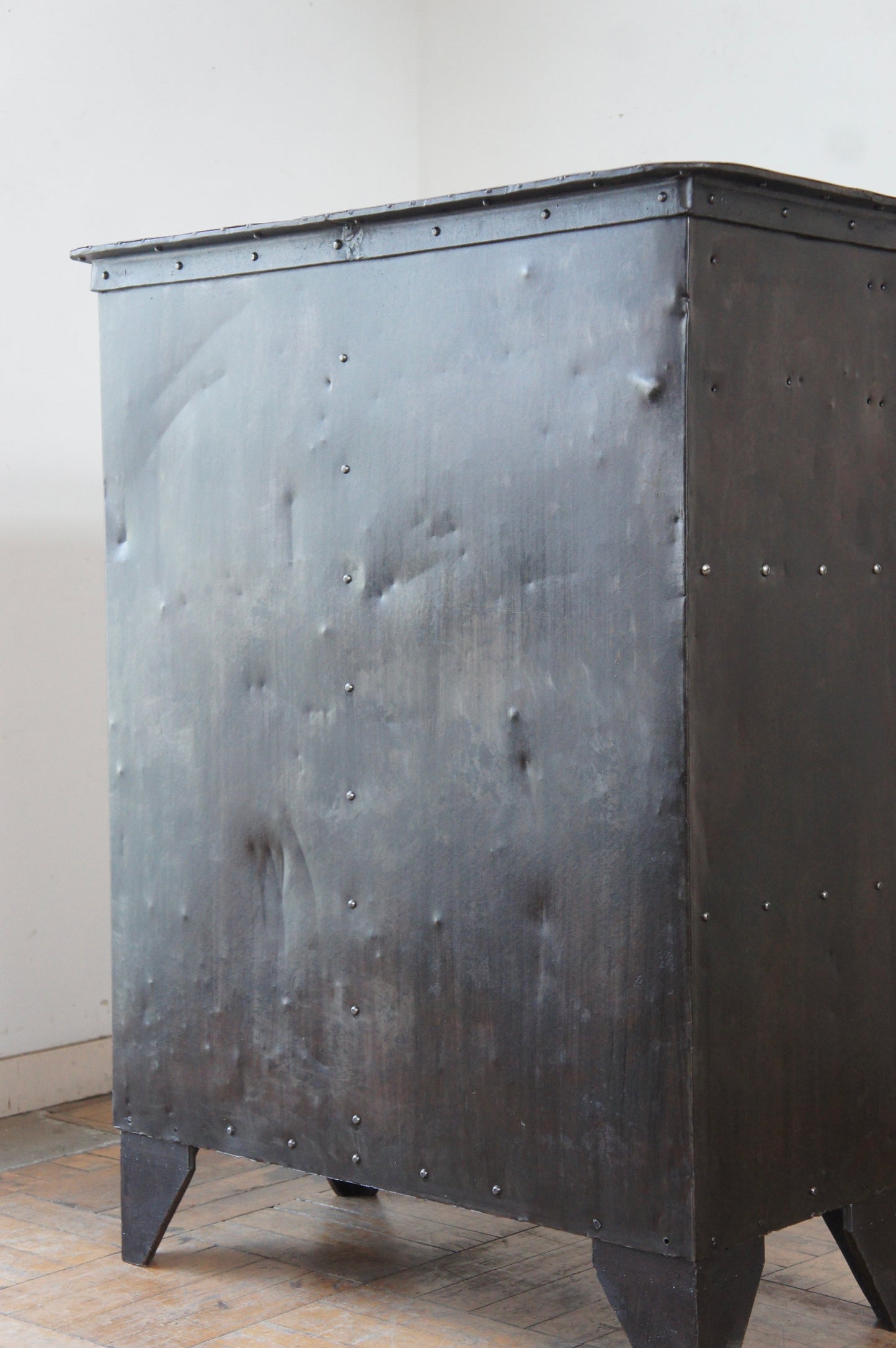 Metal storage cabinet