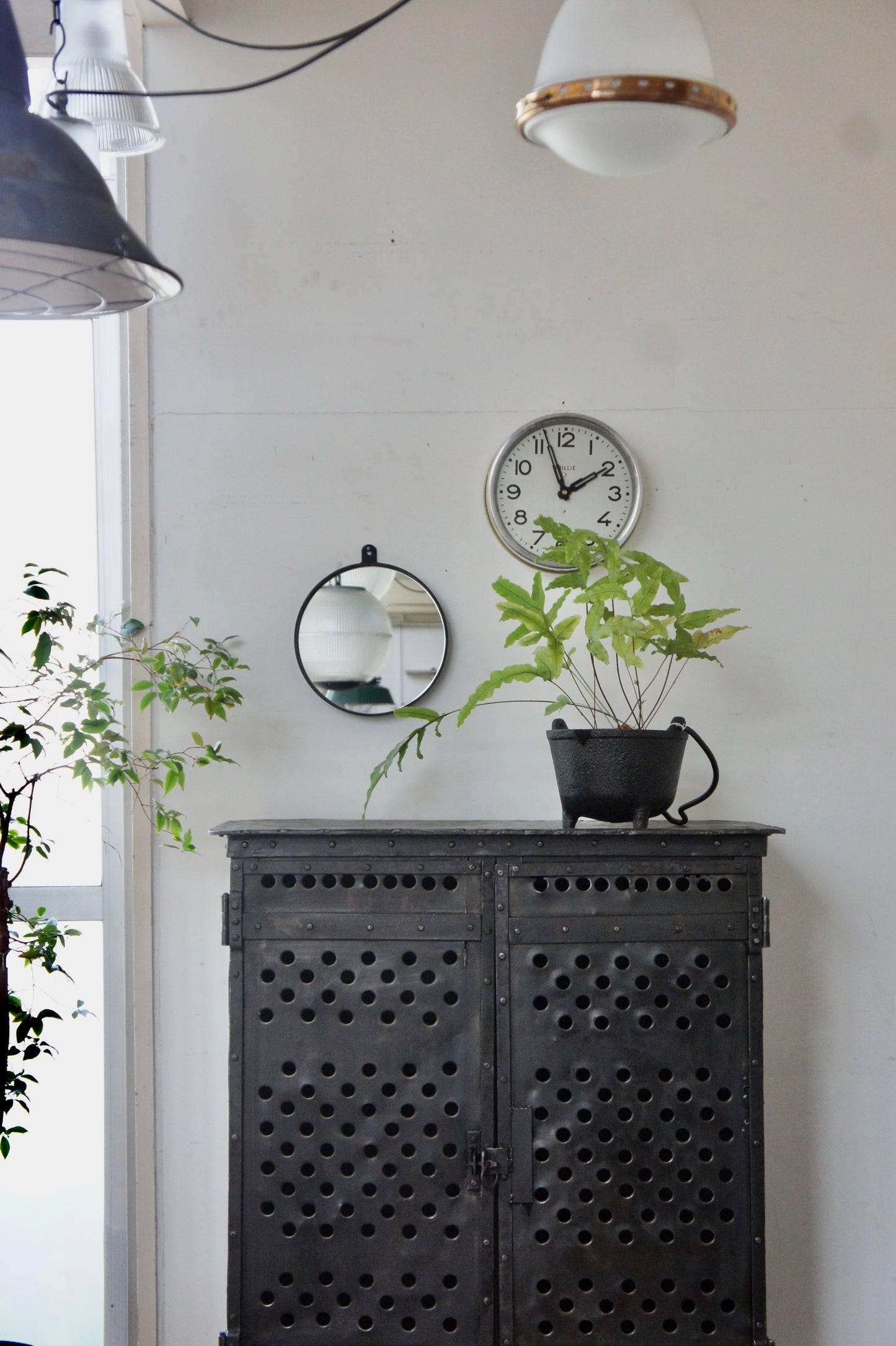 Metal storage cabinet