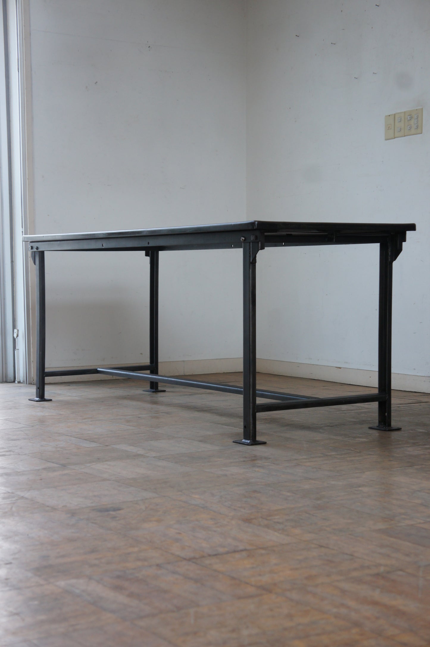 MILITARY Metal table