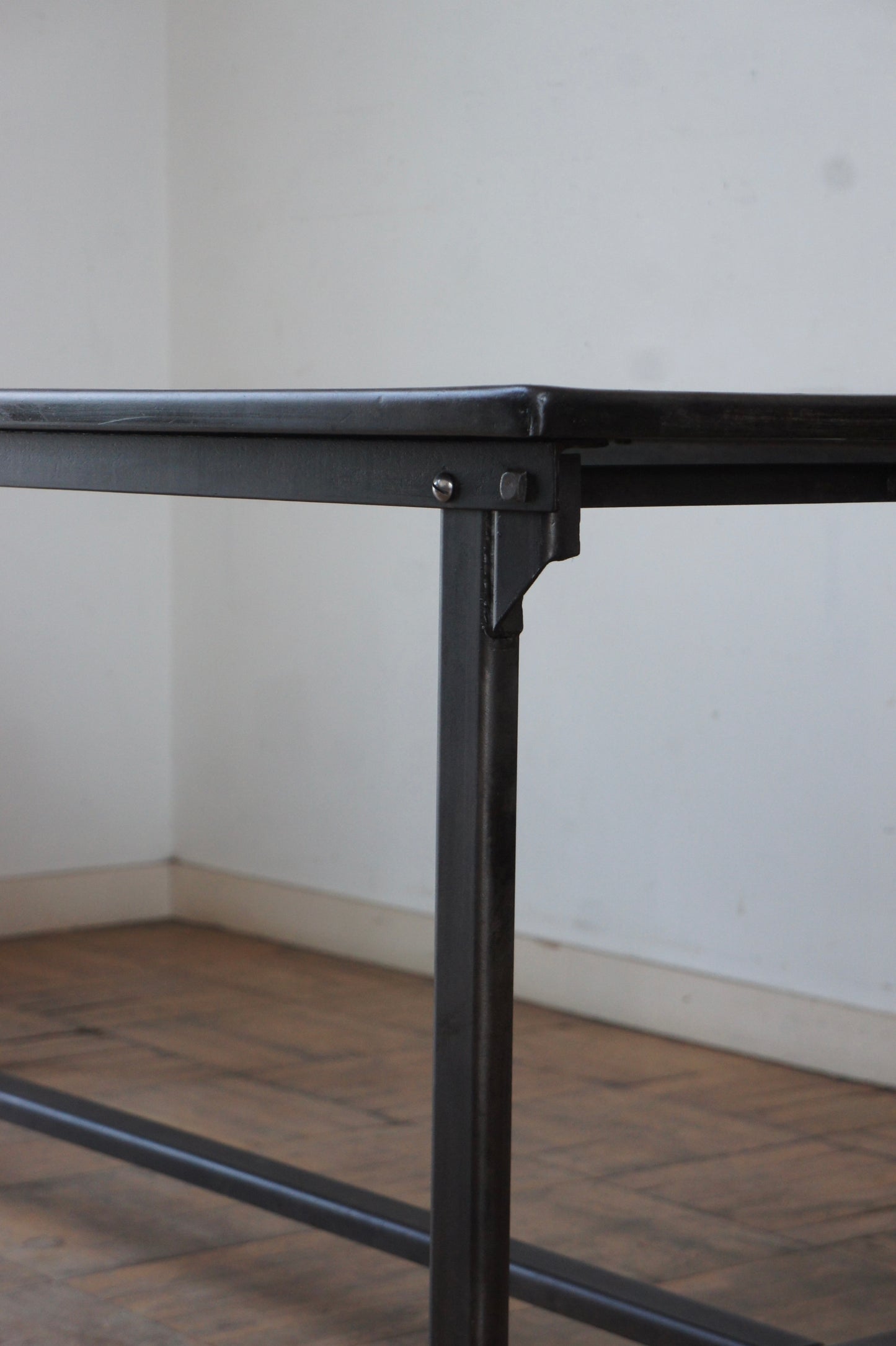 MILITARY Metal table