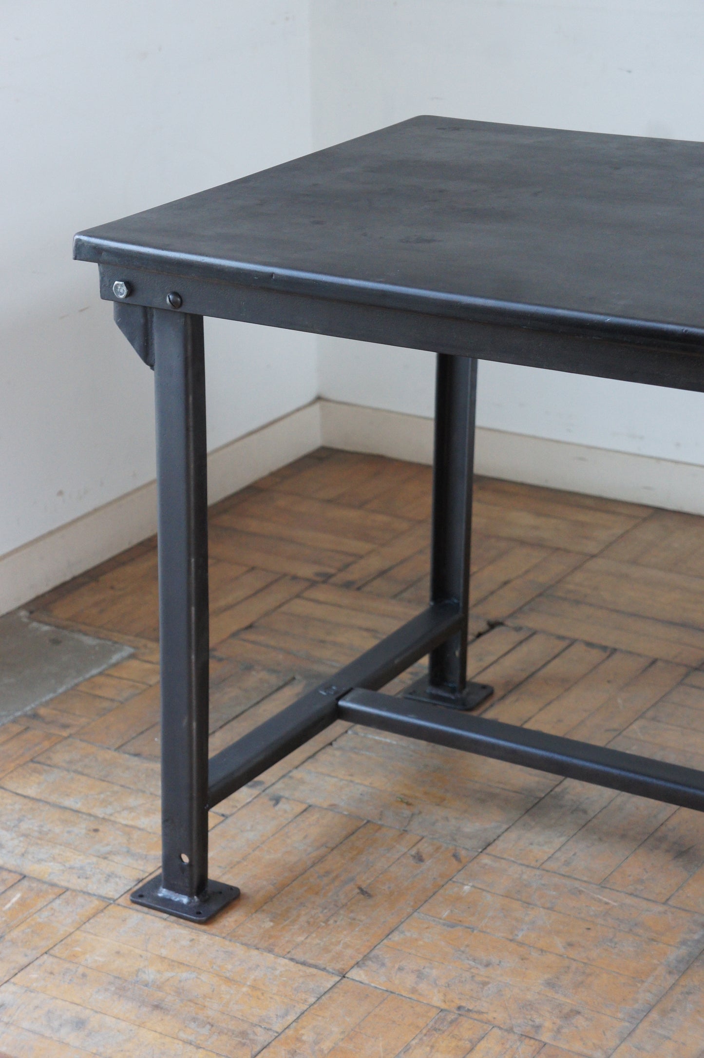 MILITARY Metal table