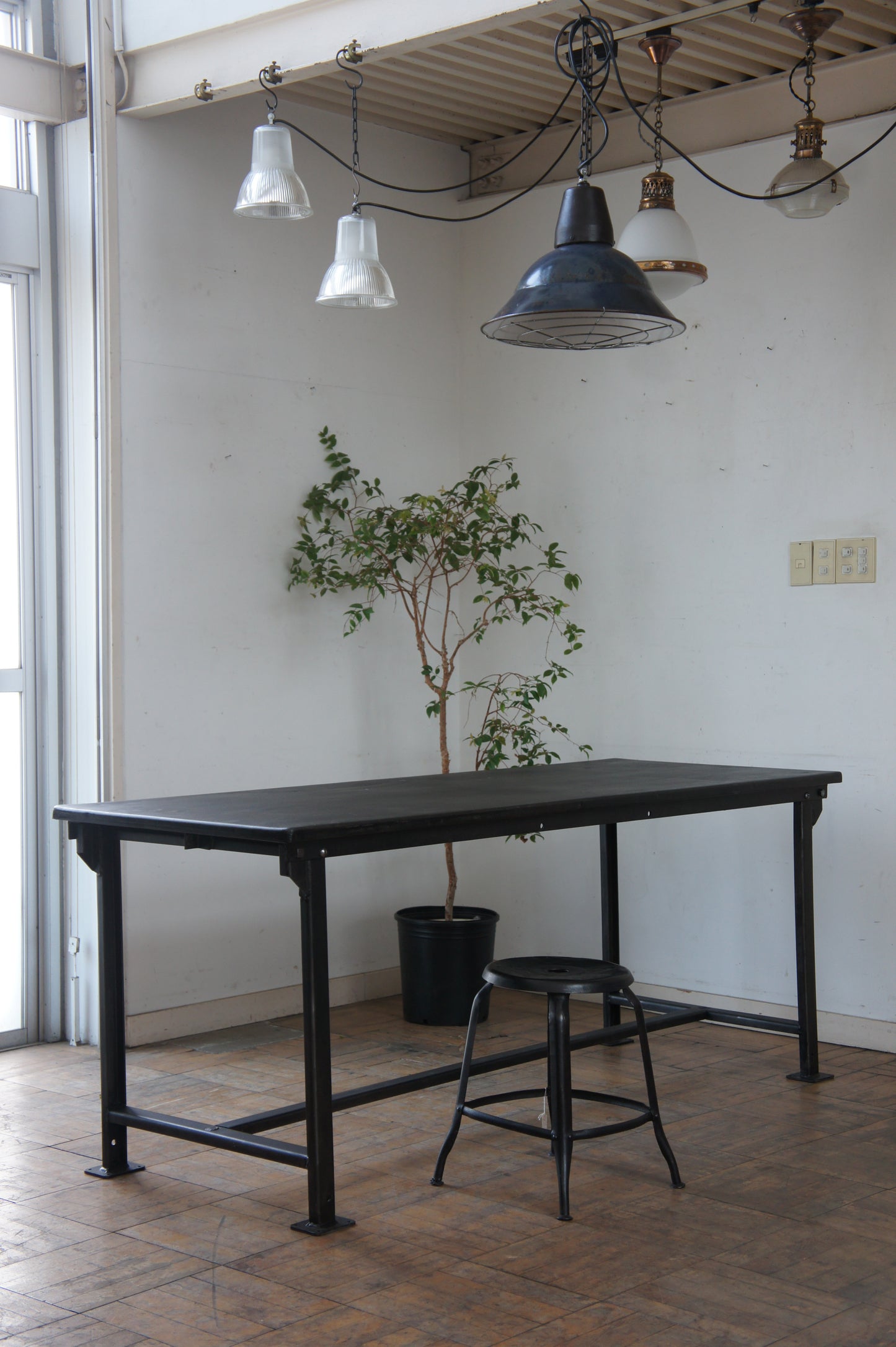 MILITARY Metal table