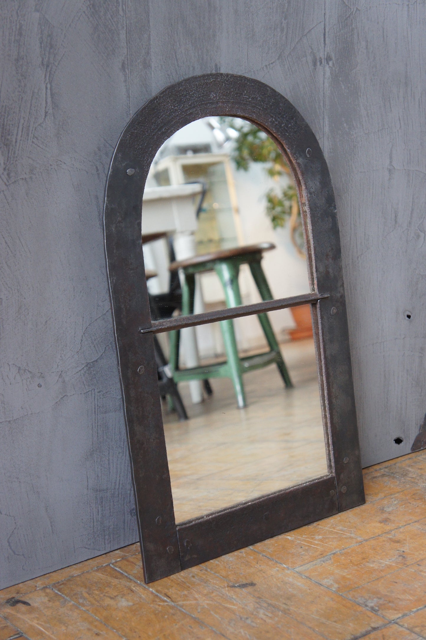 Arch mirror