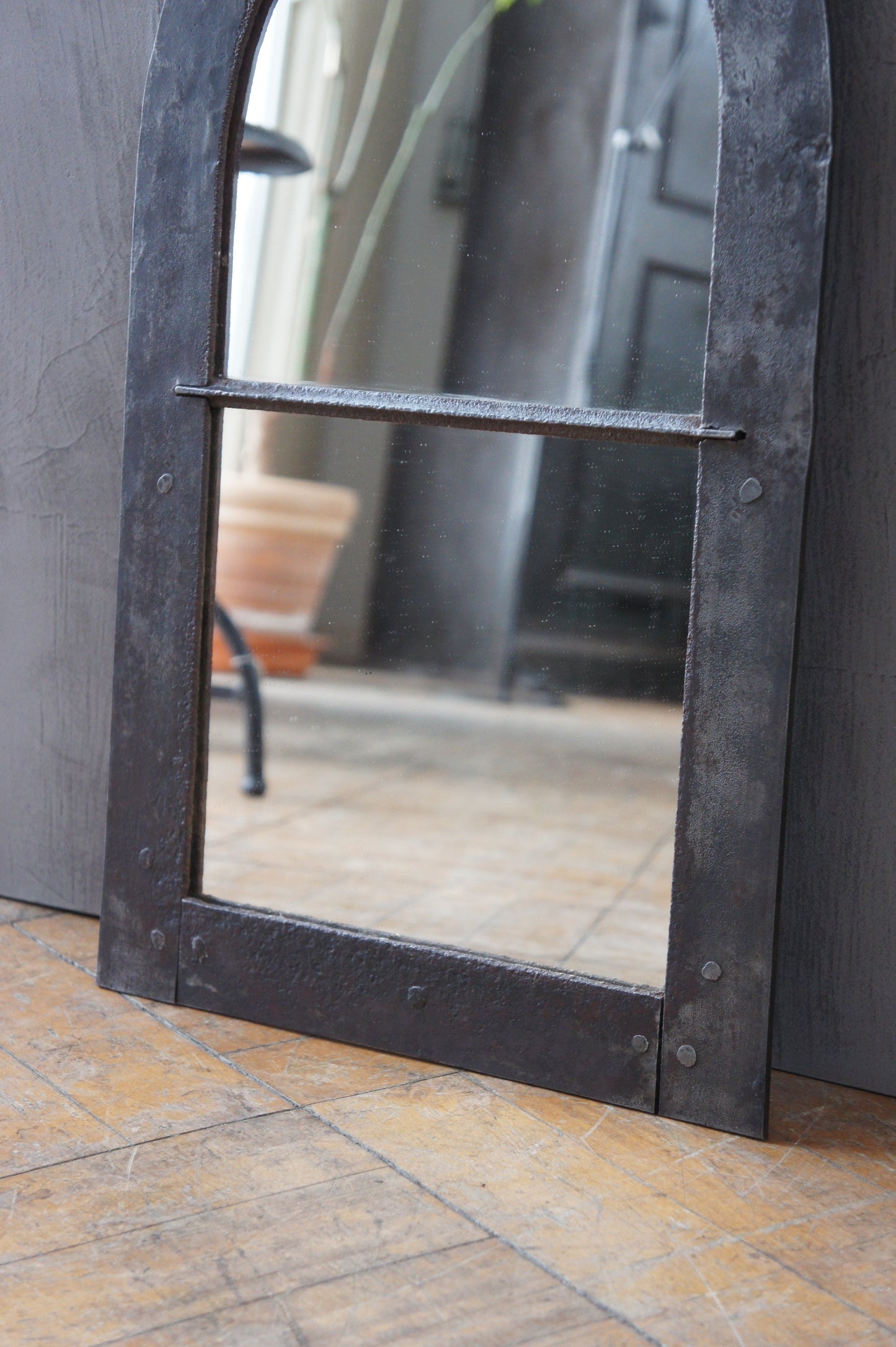 Arch mirror