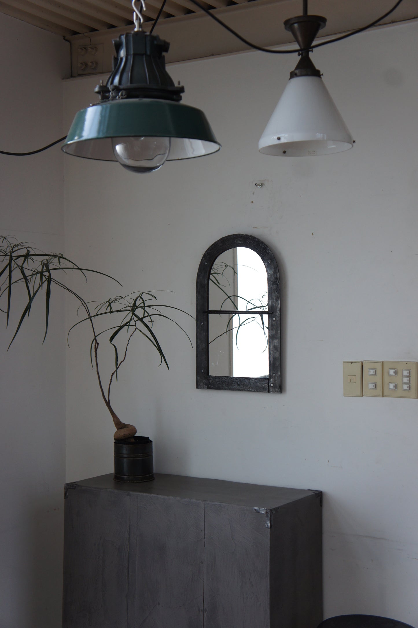 Arch mirror