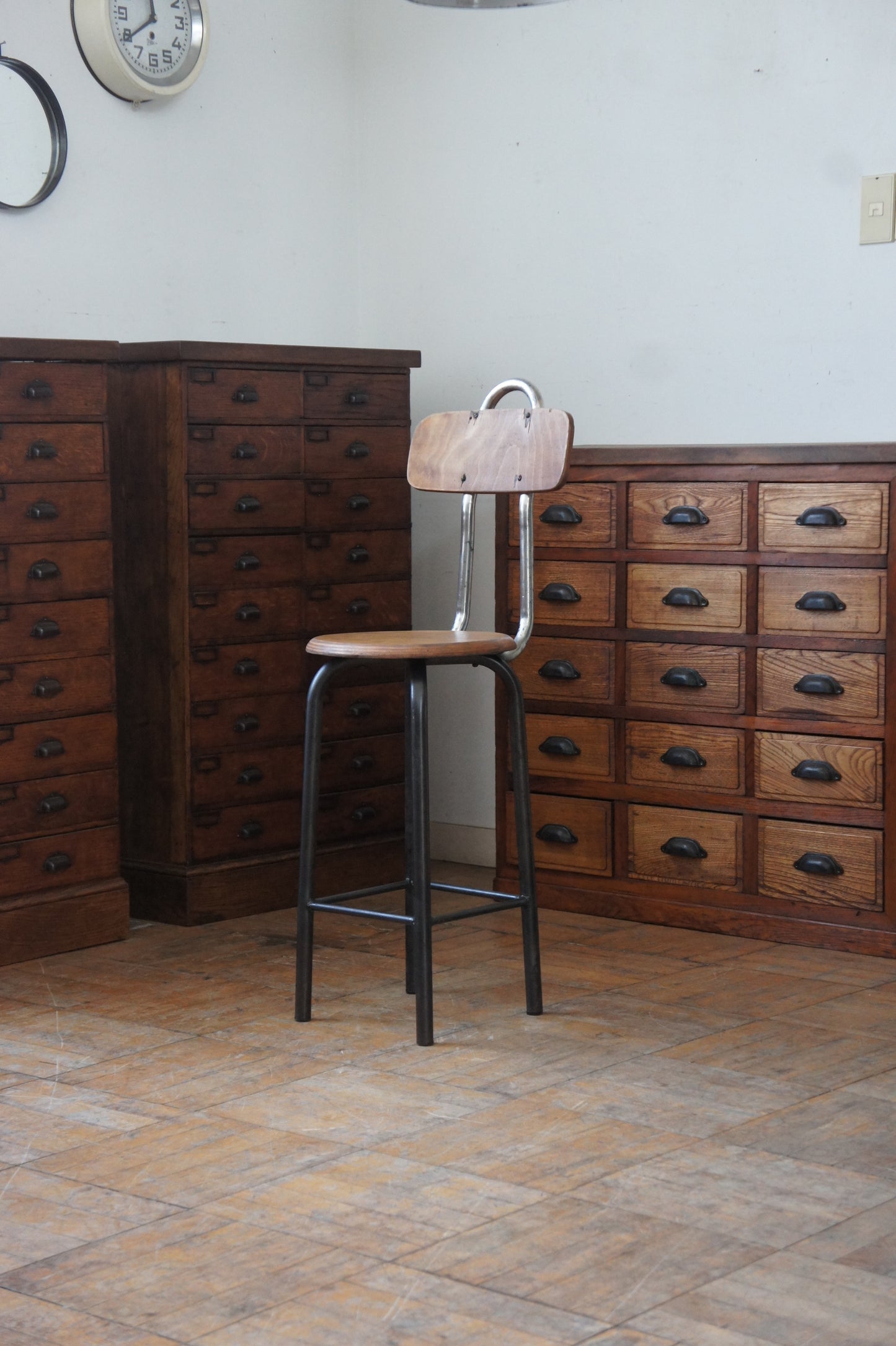 Loopback chair